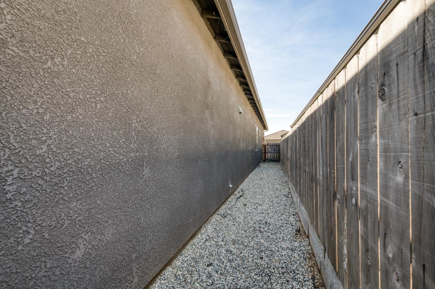 2723 Vermont Ave, Clovis, CA 93619