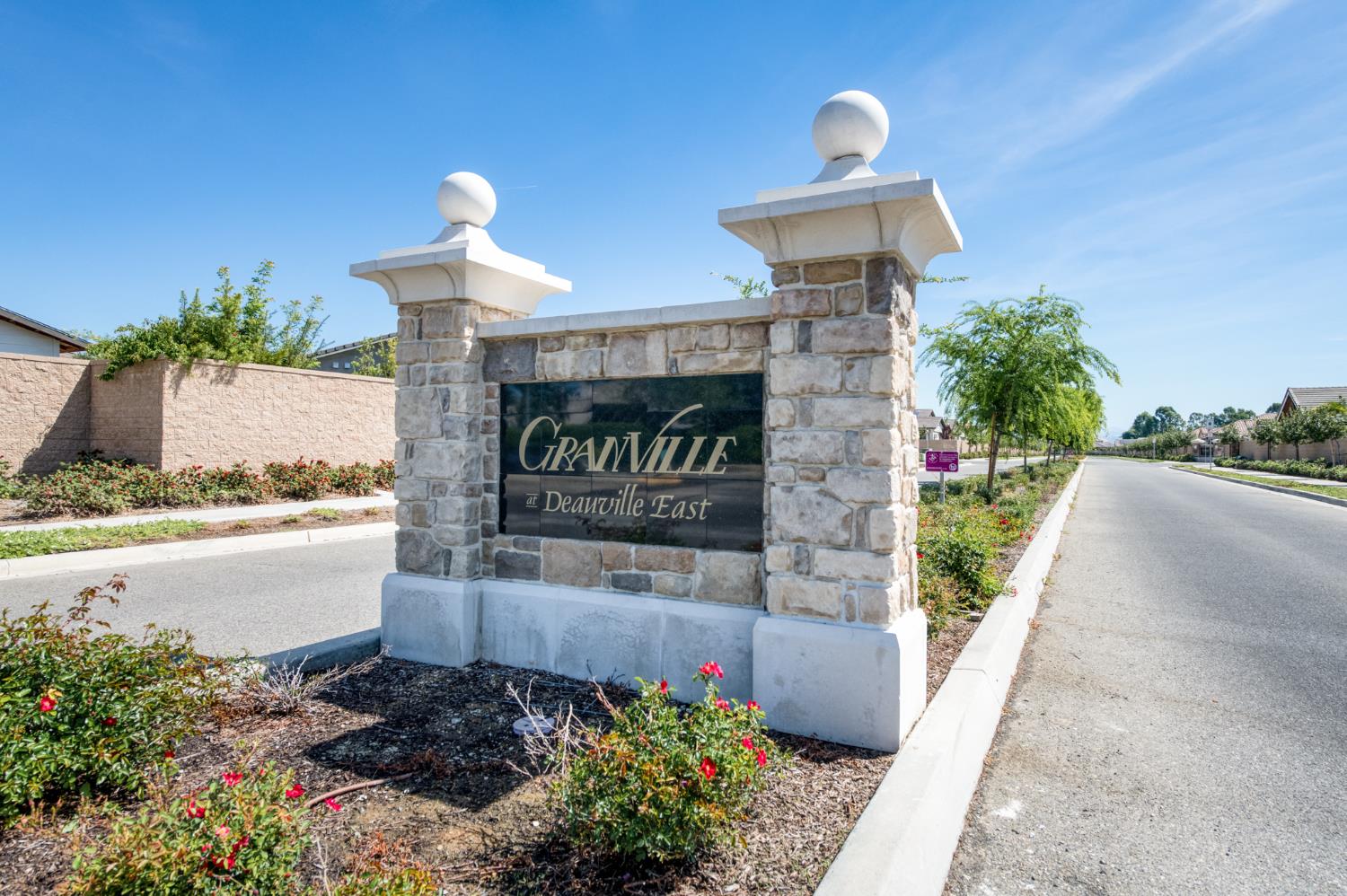 2723 Vermont Ave, Clovis, CA 93619