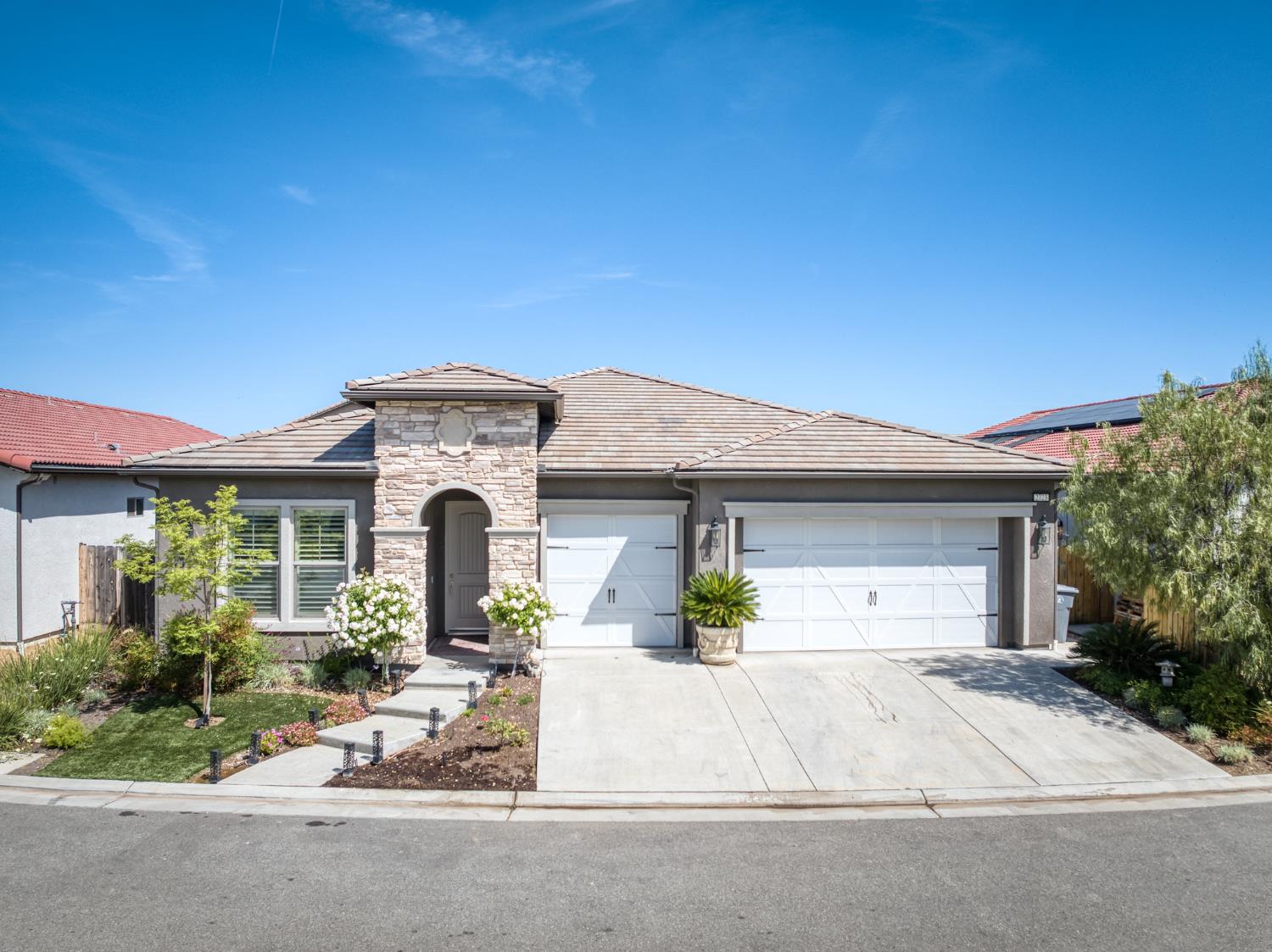 2723 Vermont Ave, Clovis, CA 93619