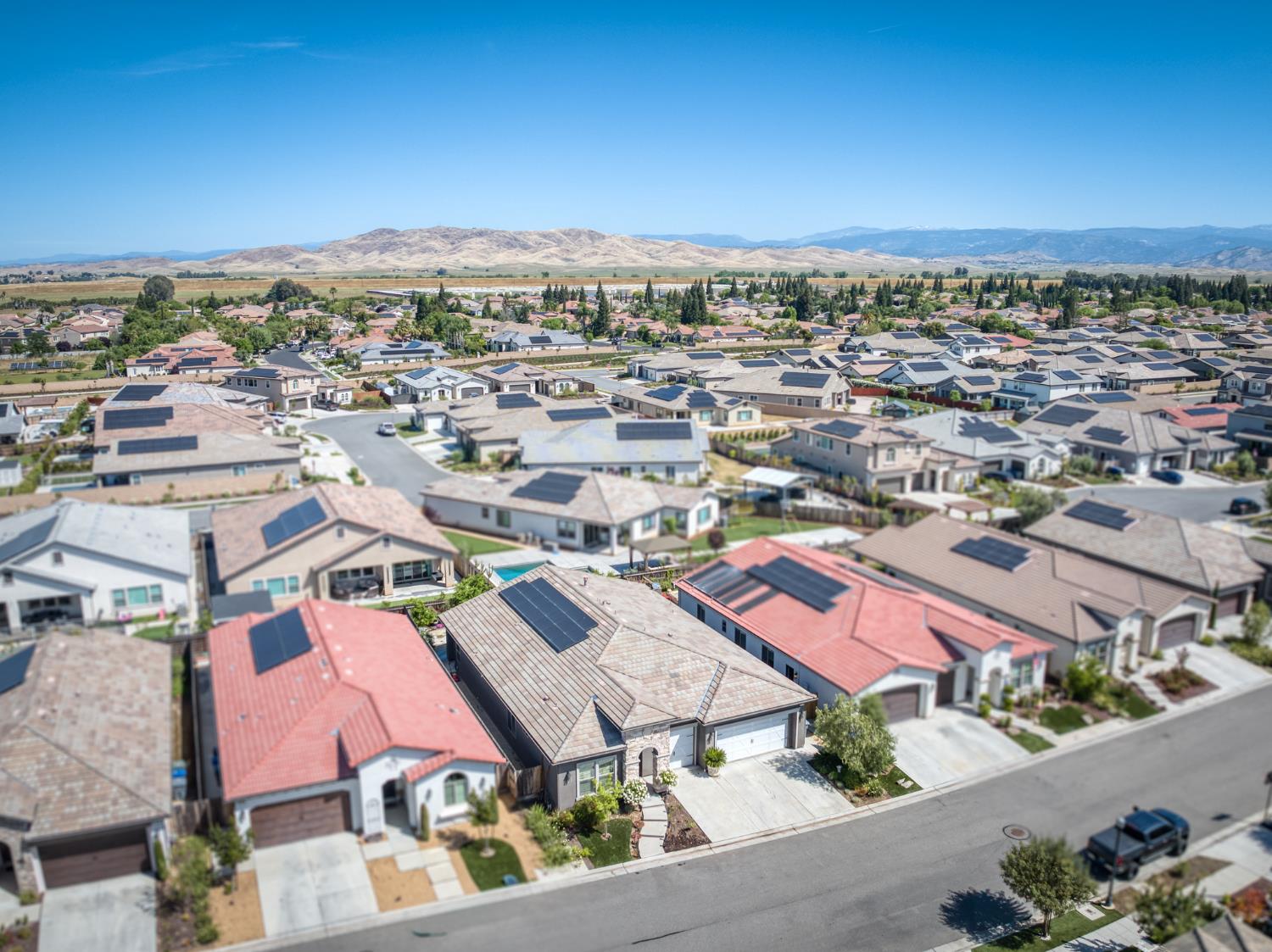 2723 Vermont Ave, Clovis, CA 93619