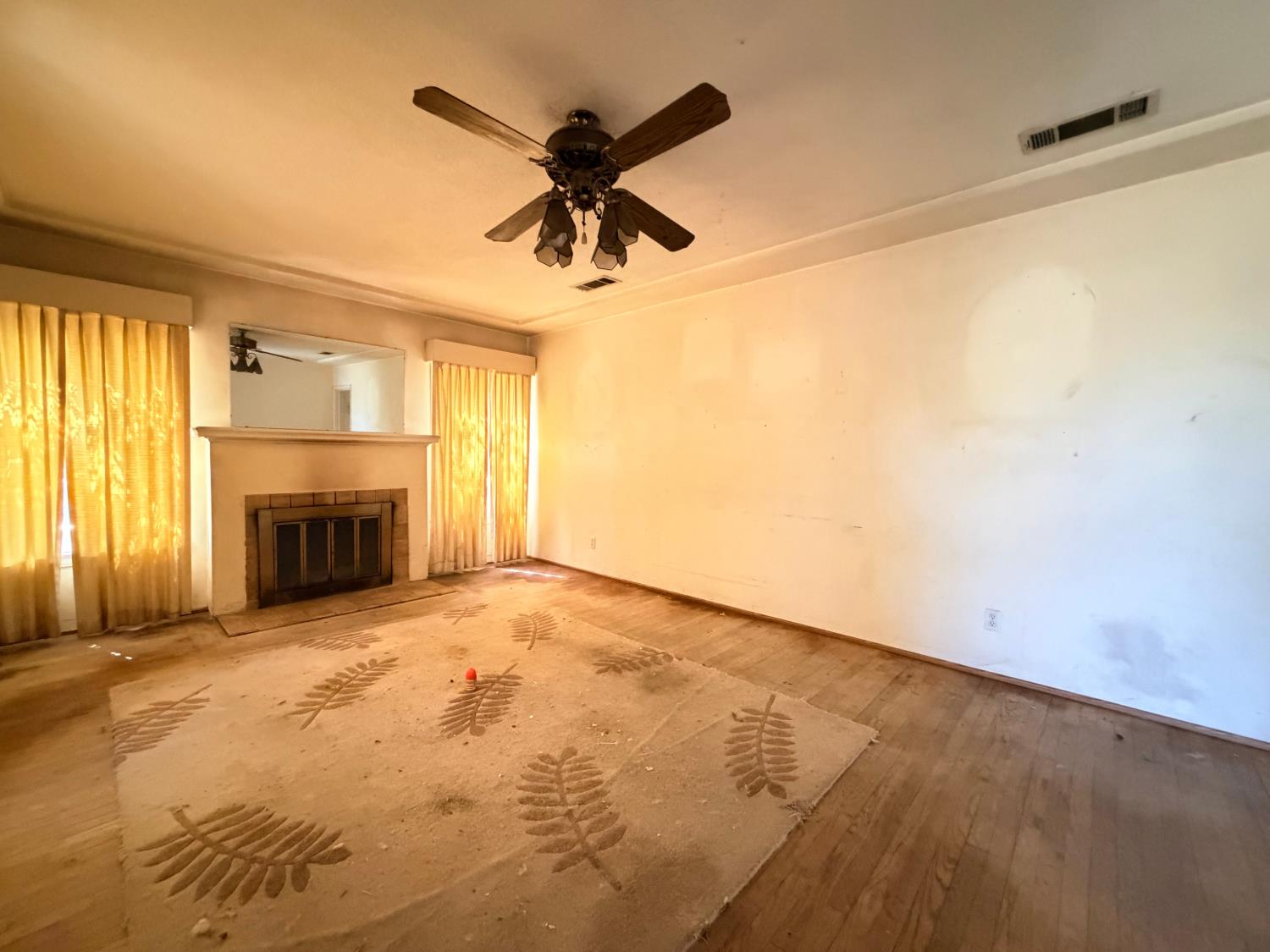 544 W Vassar Ave, Fresno, CA 93705