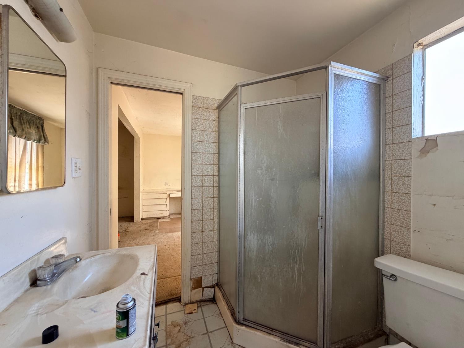 544 W Vassar Ave, Fresno, CA 93705