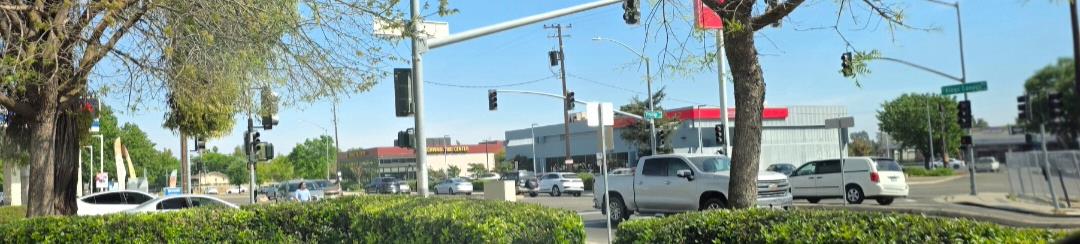 5708 E Kings Canyon Rd, Fresno, CA 93727