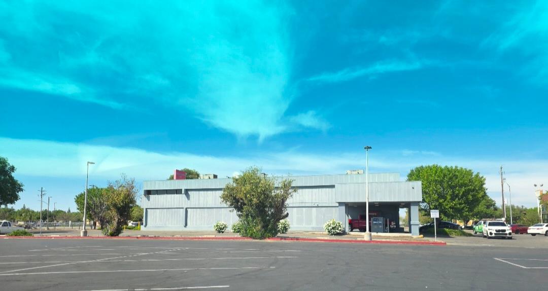 5708 E Kings Canyon Rd, Fresno, CA 93727