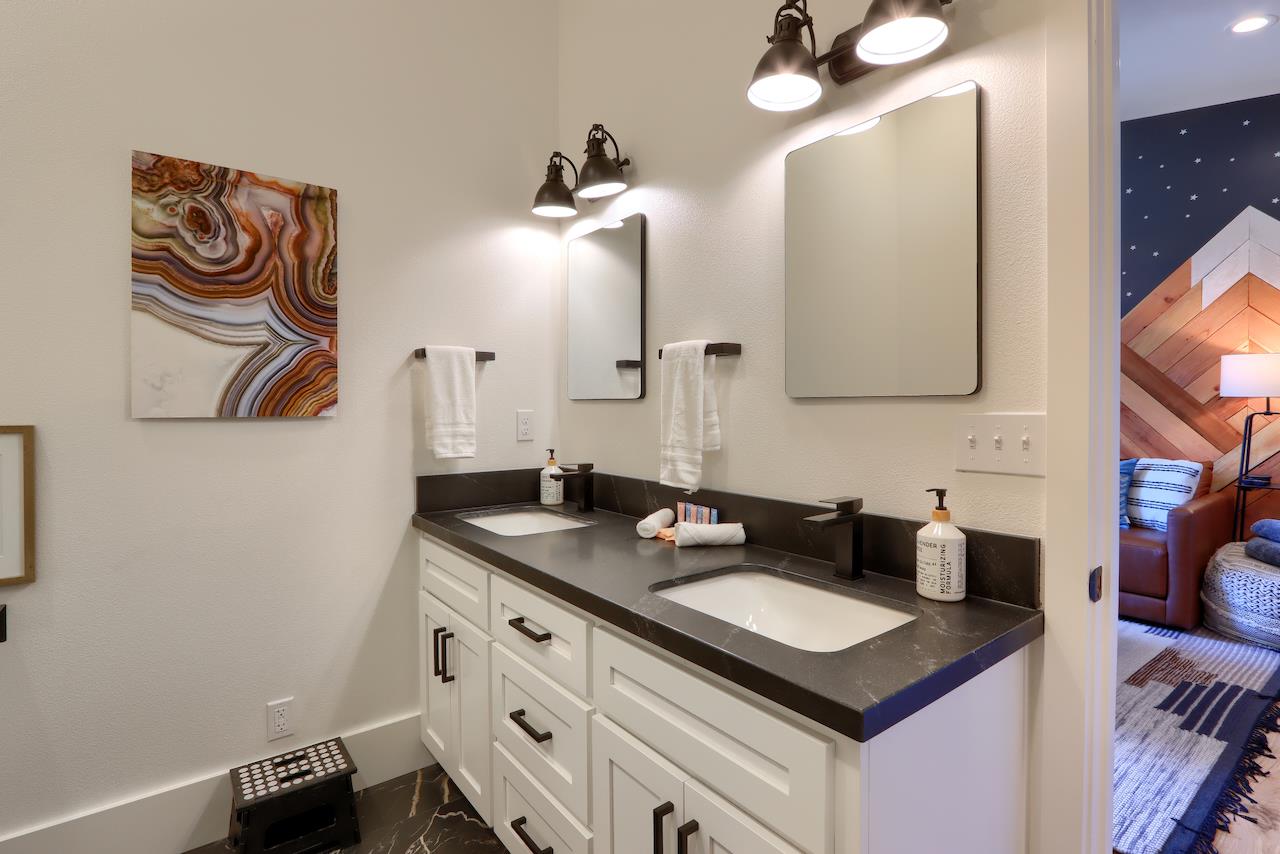 5067 Stroming Rd, Mariposa, CA 95338