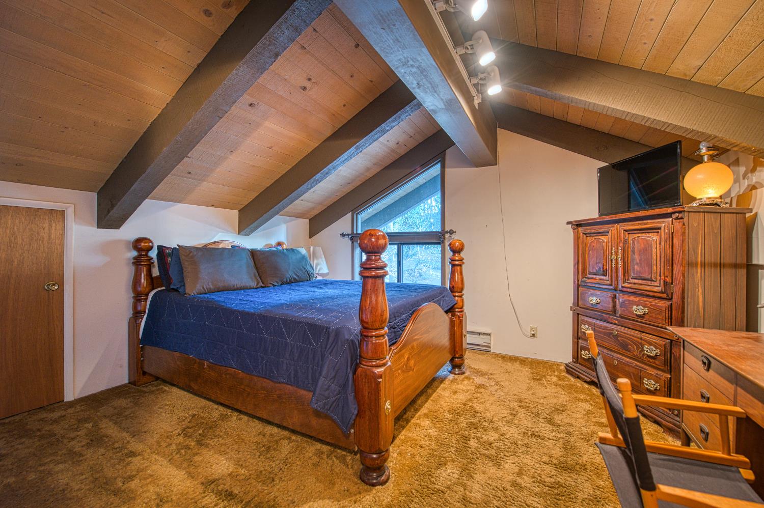 42005 Hanging Branch Rd, Shaver Lake, CA 93664