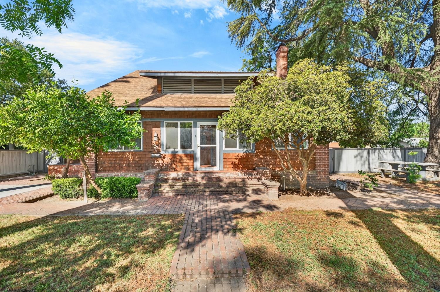 751 S 3rd St, Kerman, CA 93630