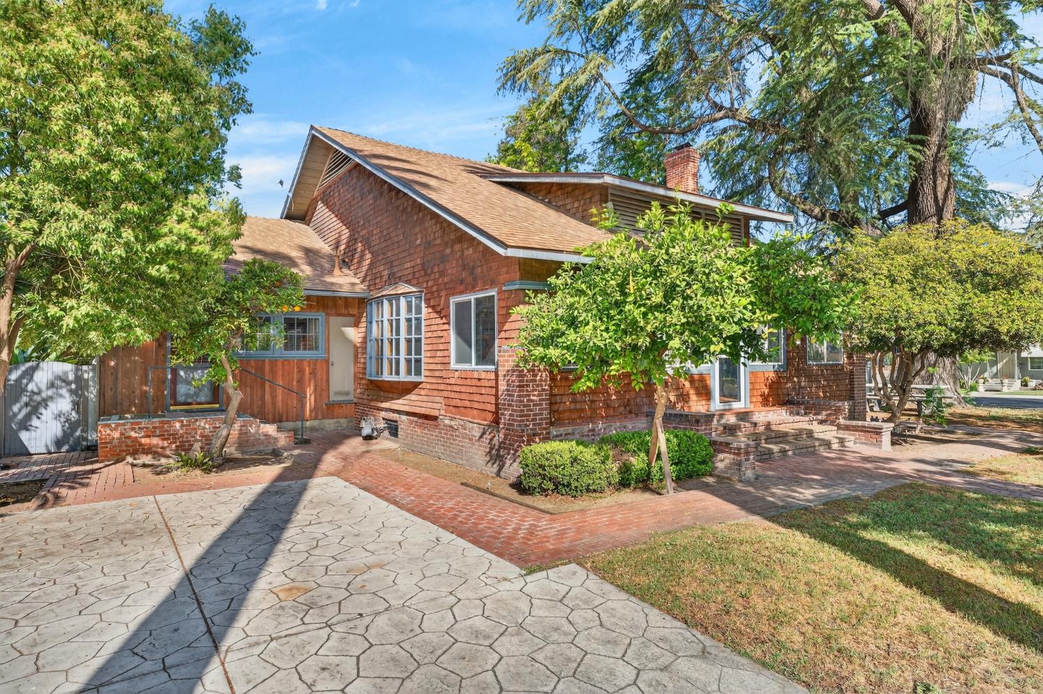 751 S 3rd St, Kerman, CA 93630