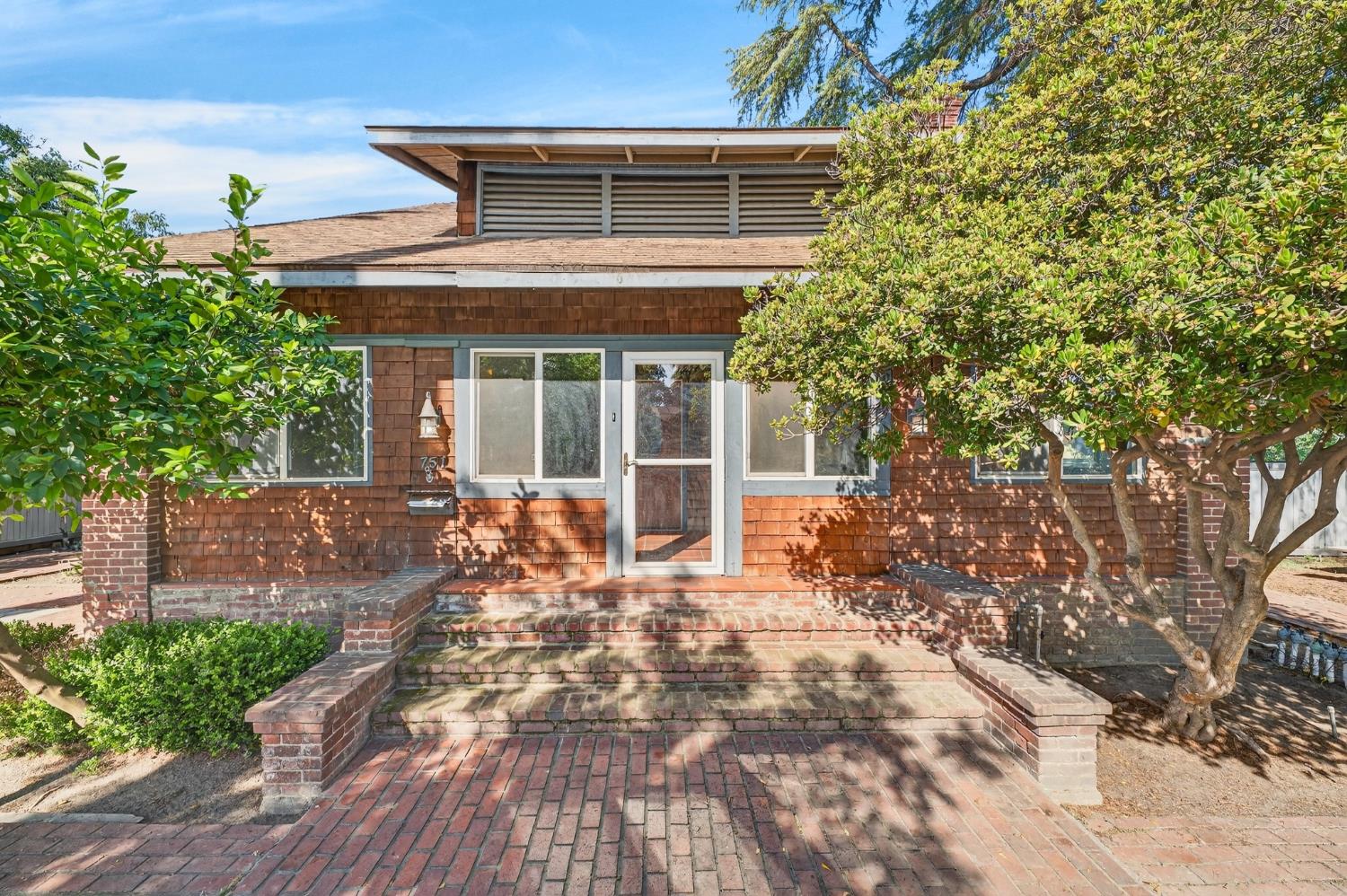 751 S 3rd St, Kerman, CA 93630