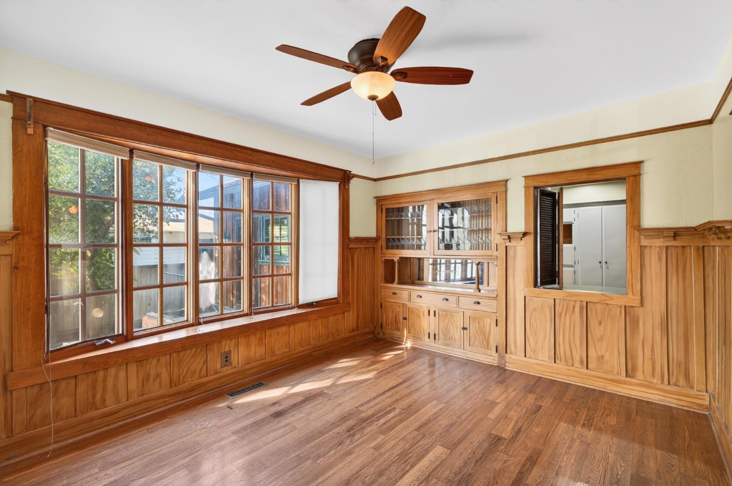 751 S 3rd St, Kerman, CA 93630