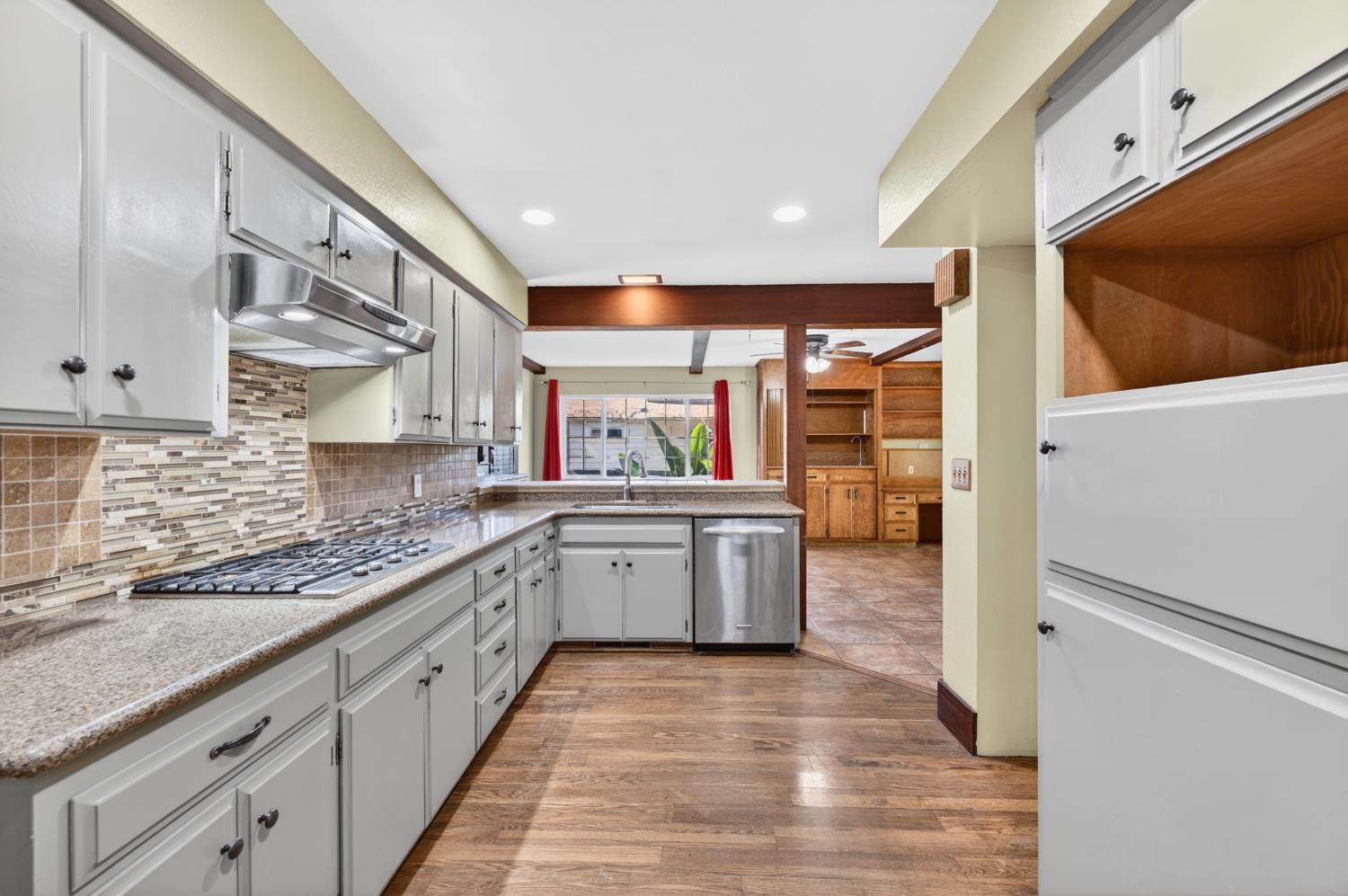 751 S 3rd St, Kerman, CA 93630