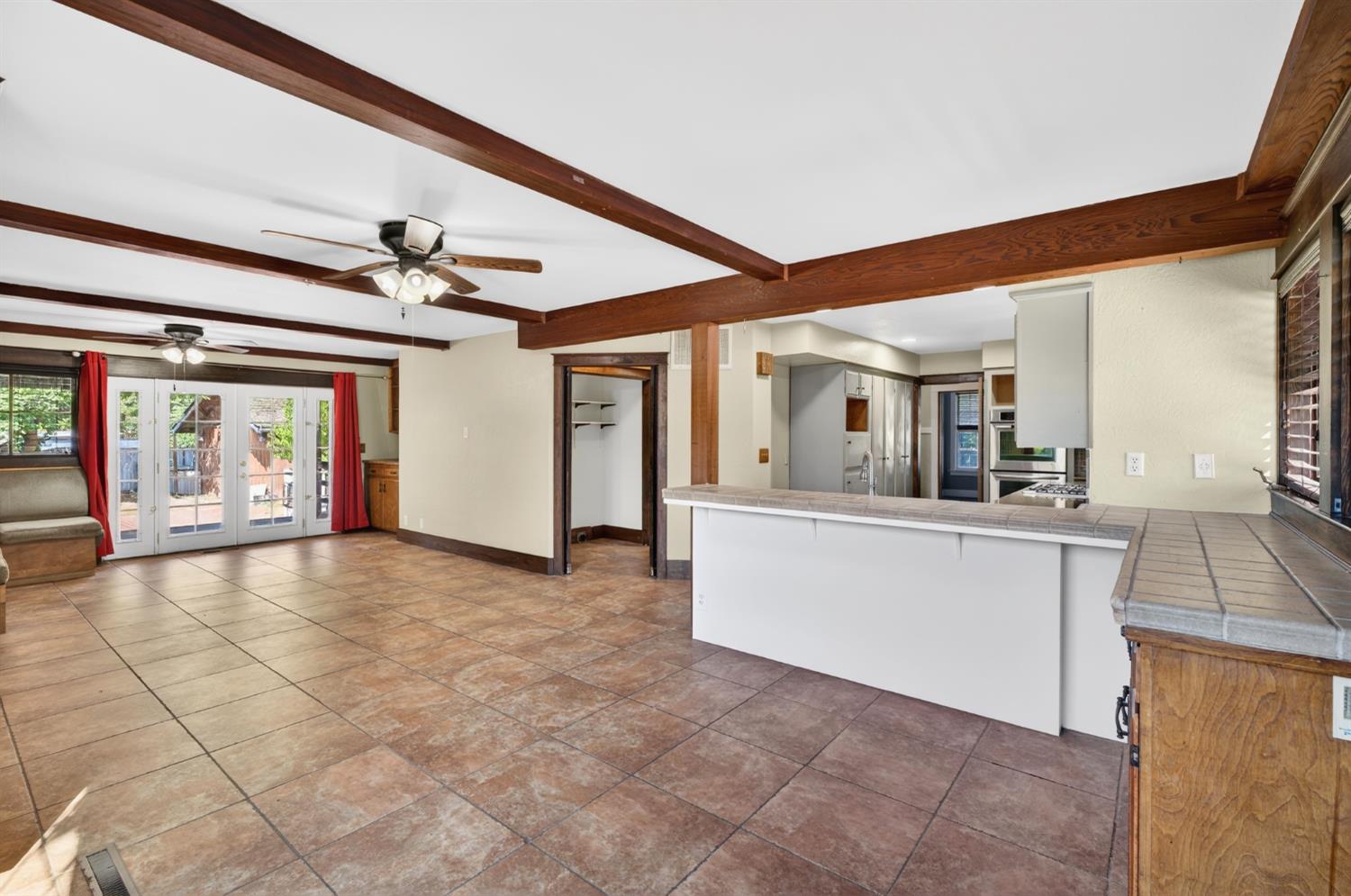 751 S 3rd St, Kerman, CA 93630