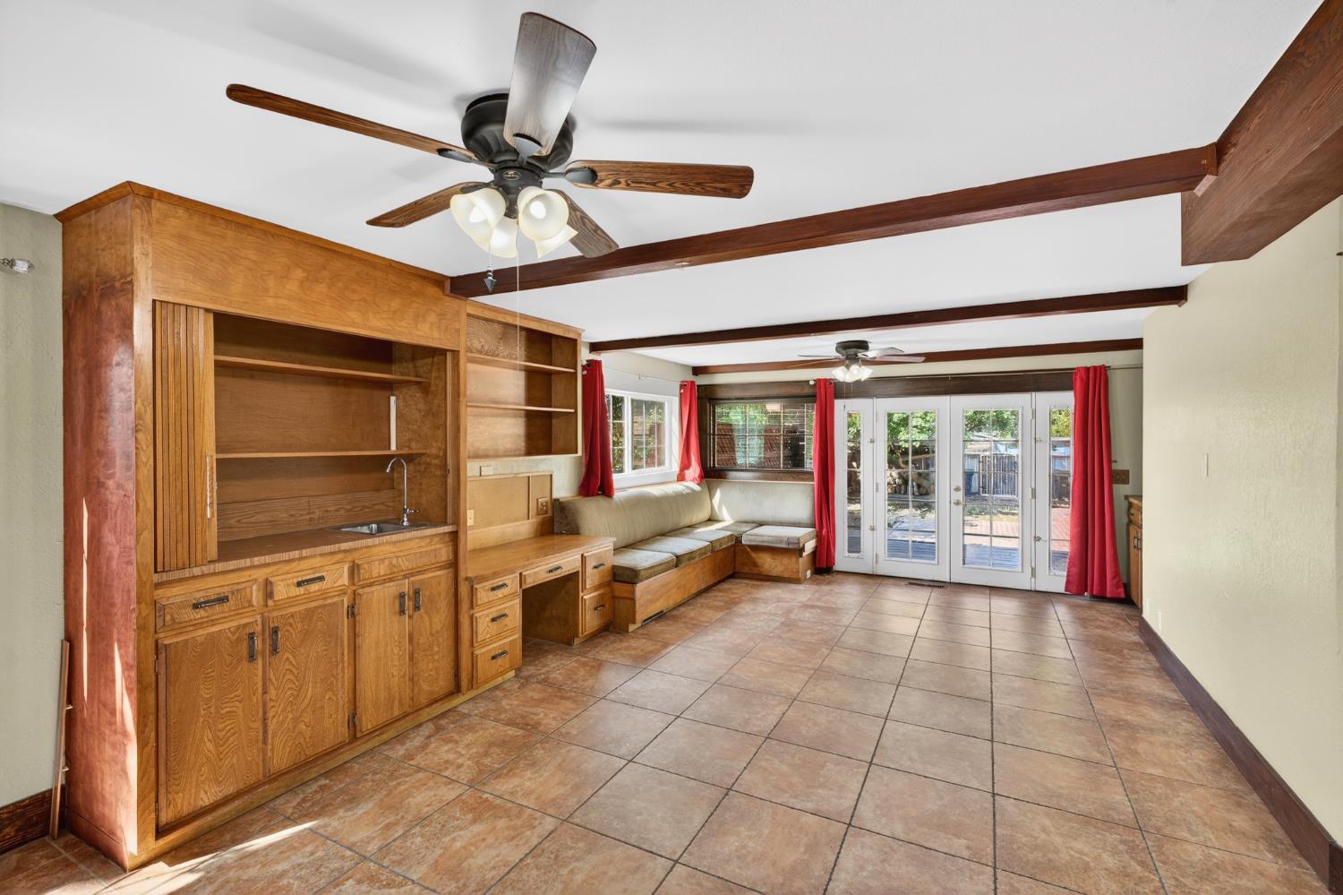 751 S 3rd St, Kerman, CA 93630