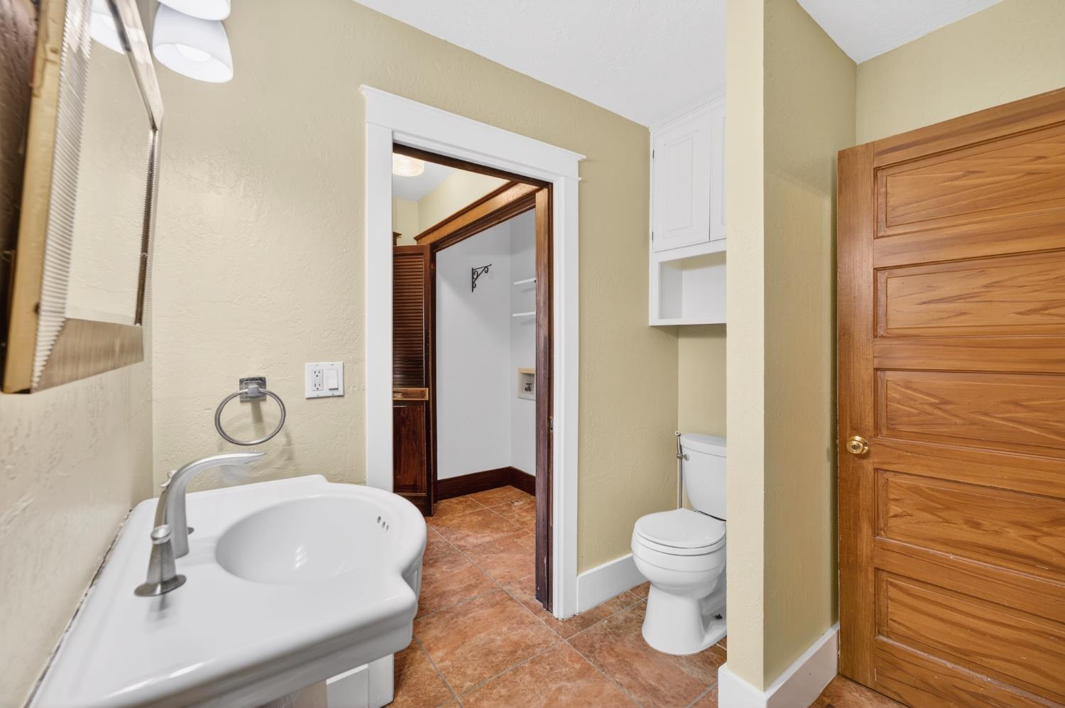 751 S 3rd St, Kerman, CA 93630