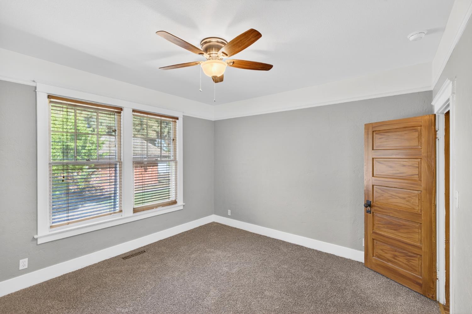 751 S 3rd St, Kerman, CA 93630