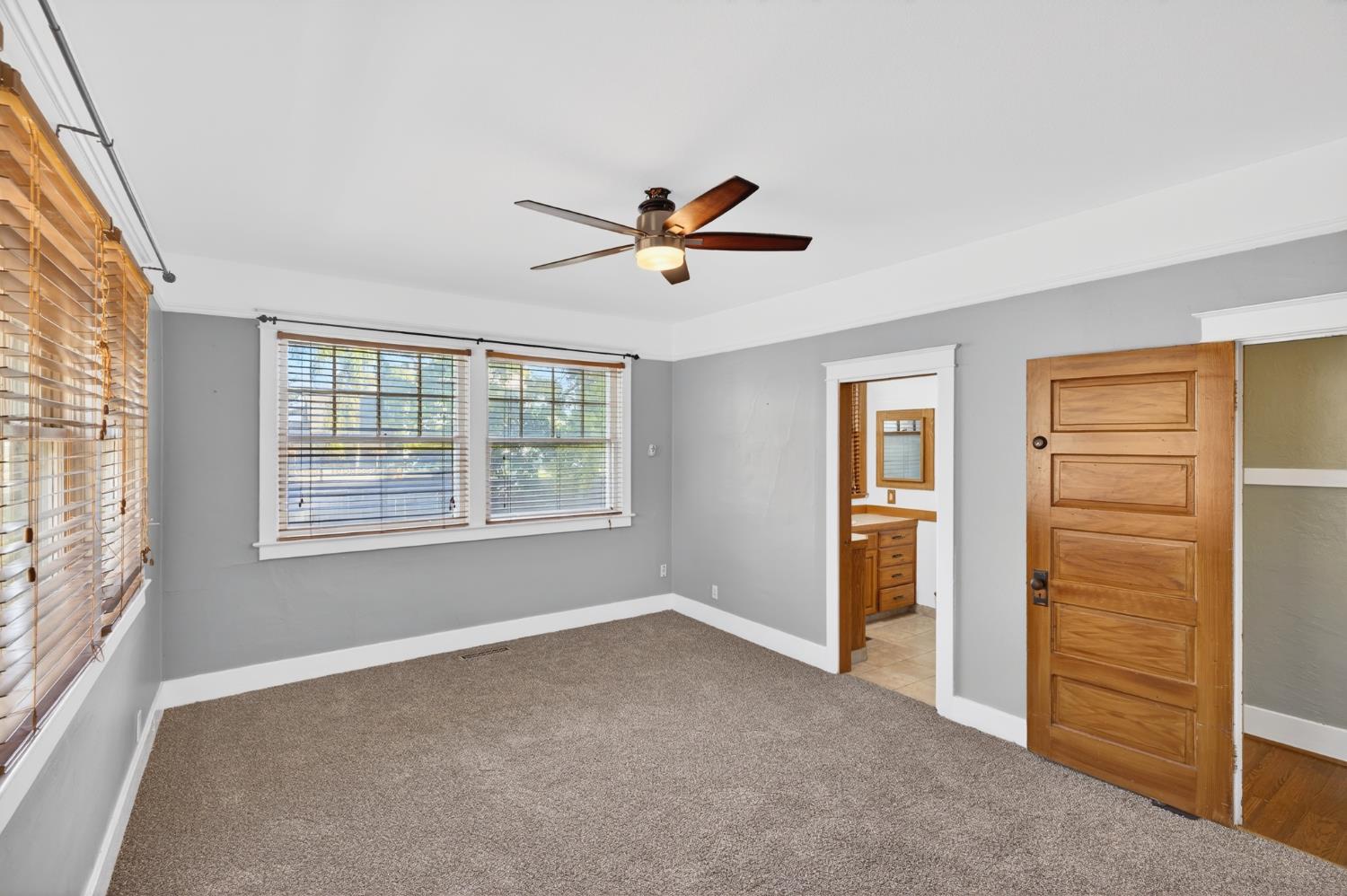 751 S 3rd St, Kerman, CA 93630