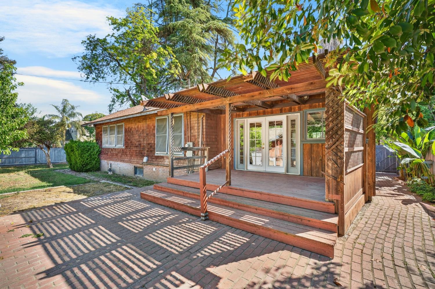 751 S 3rd St, Kerman, CA 93630