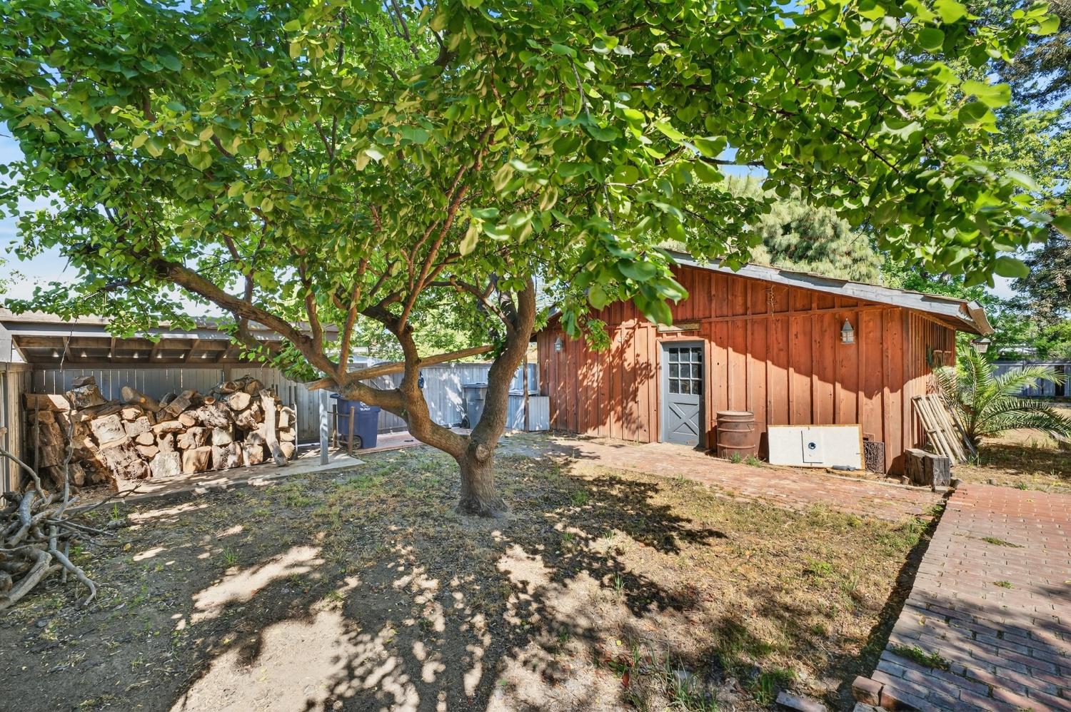 751 S 3rd St, Kerman, CA 93630