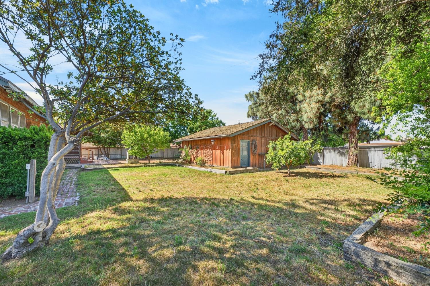 751 S 3rd St, Kerman, CA 93630