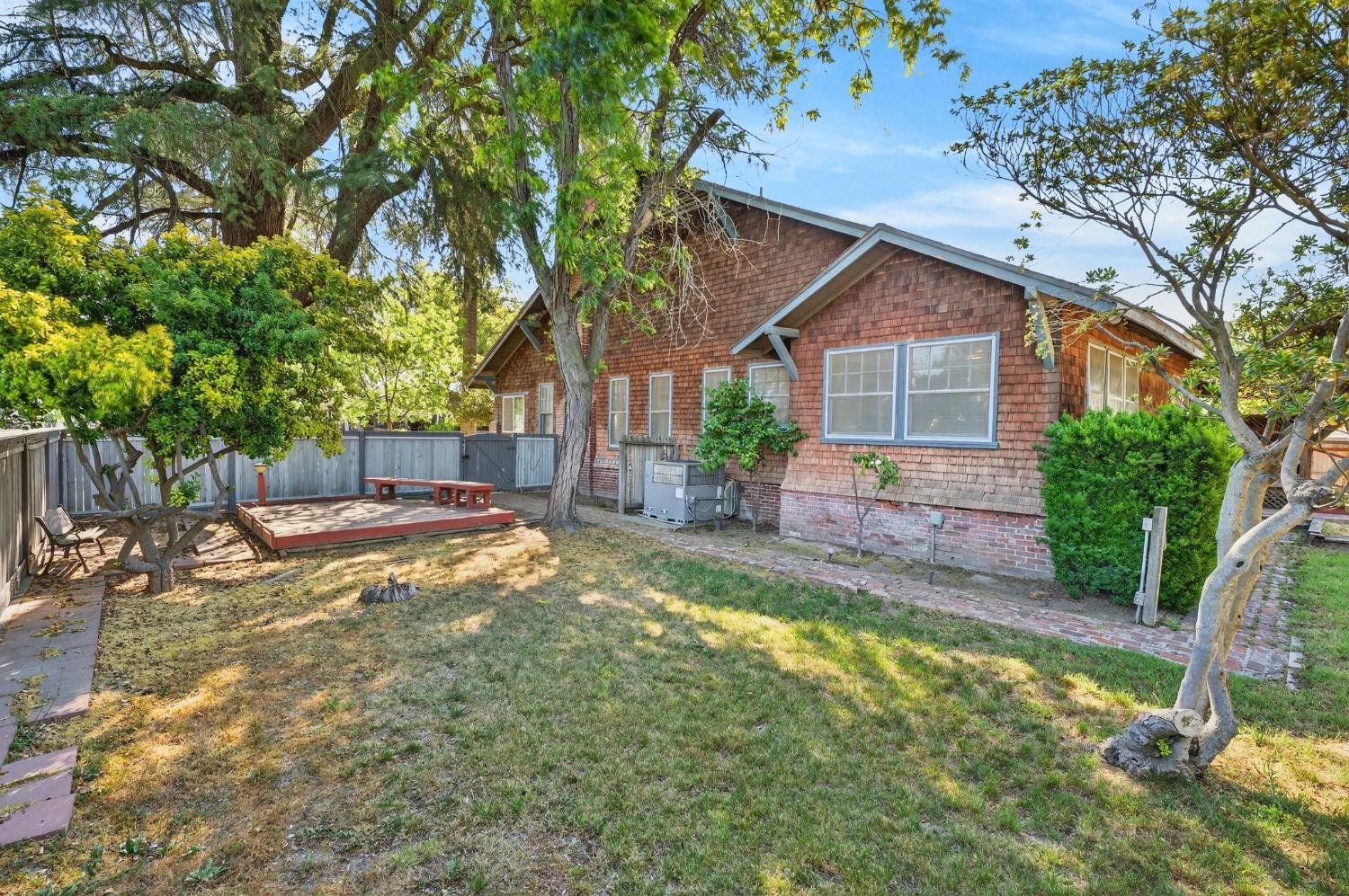 751 S 3rd St, Kerman, CA 93630