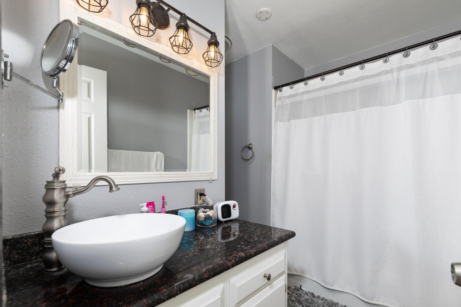 2210 Northhill St, Selma, CA 93662