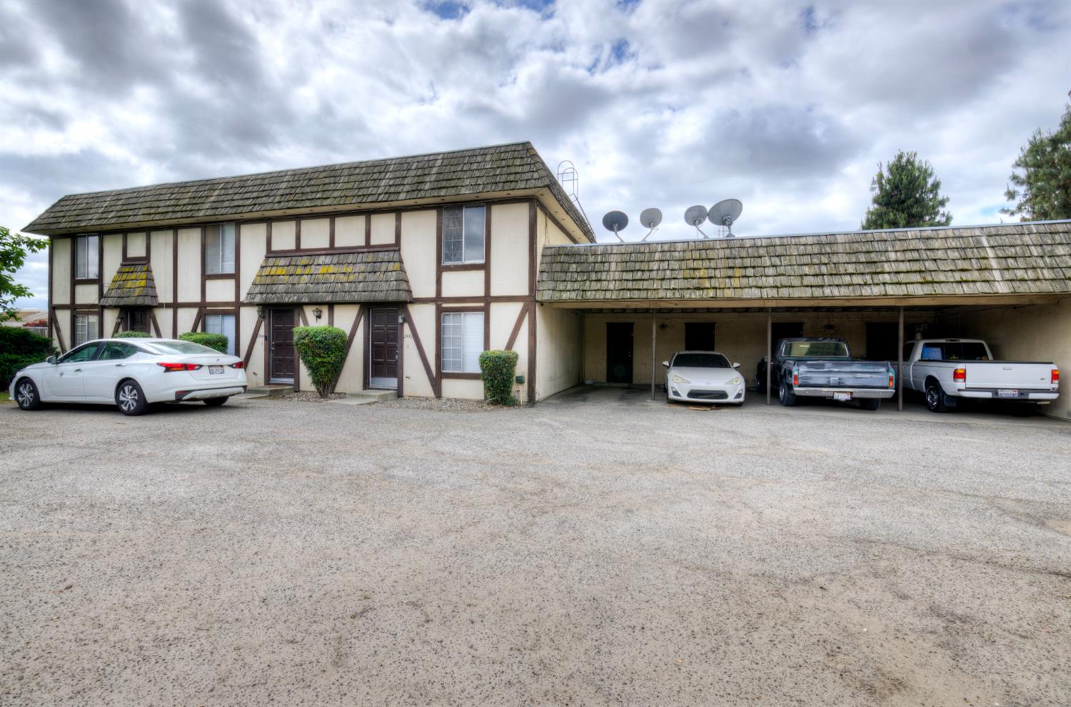 2440 S Sallee, Visalia, CA 93277