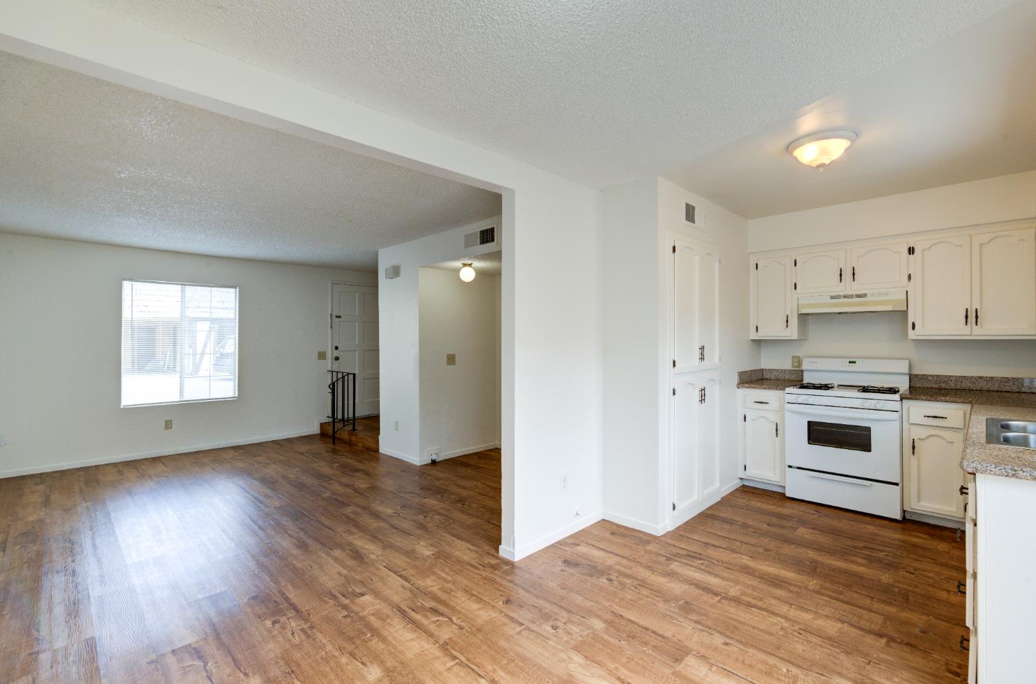 2440 S Sallee, Visalia, CA 93277