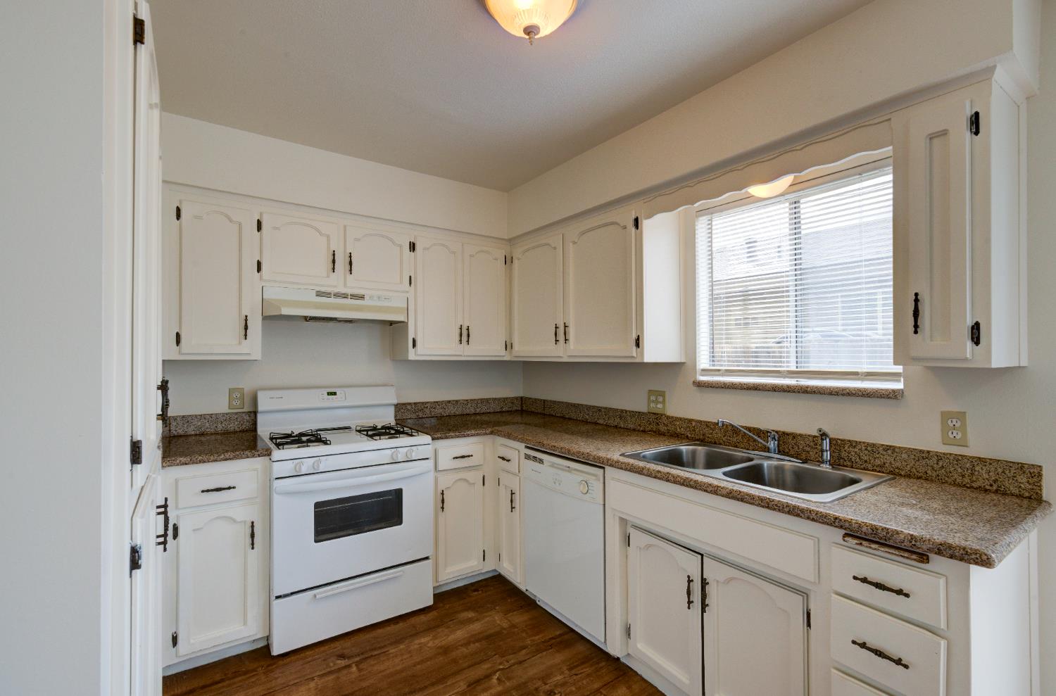 2440 S Sallee, Visalia, CA 93277