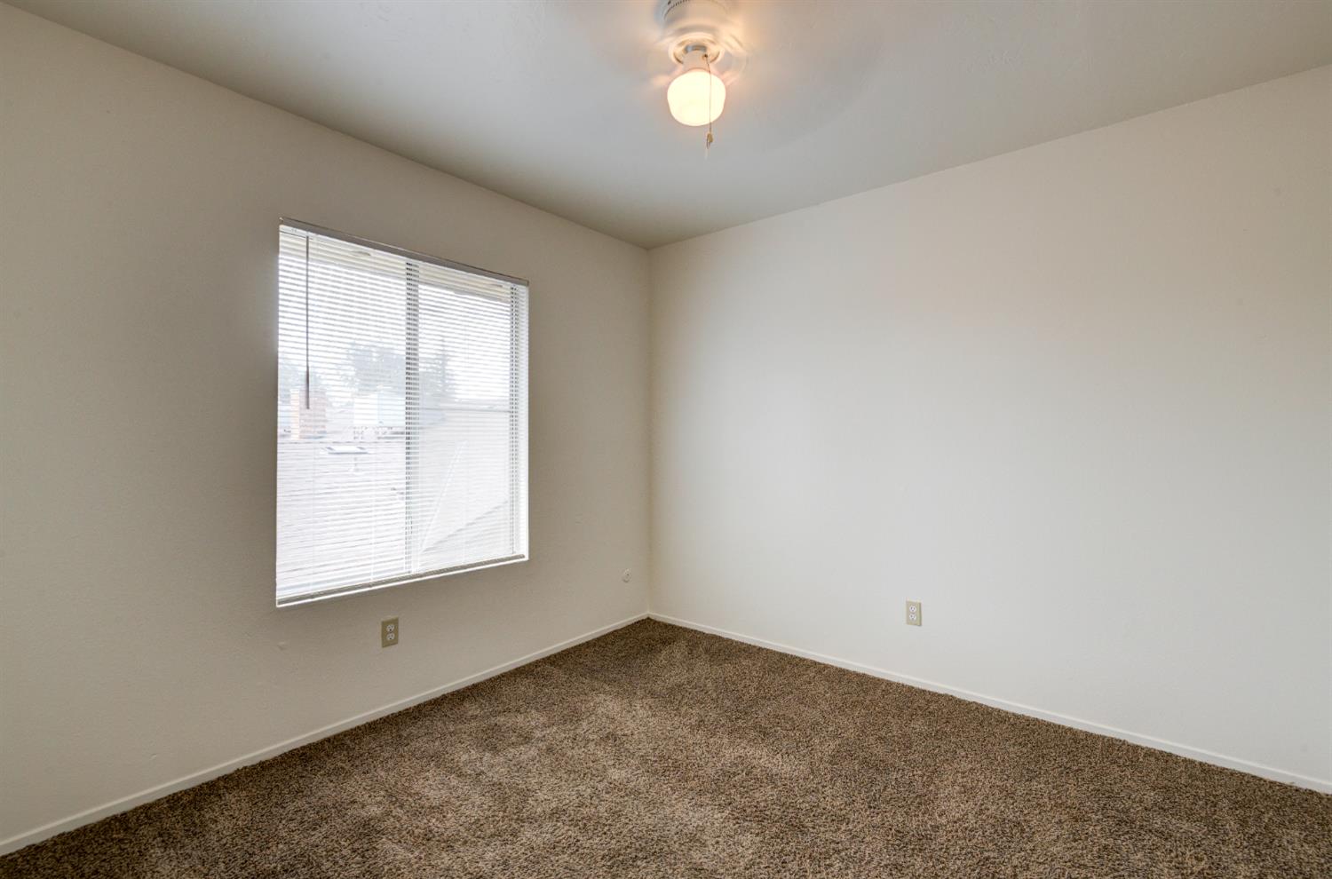 2440 S Sallee, Visalia, CA 93277