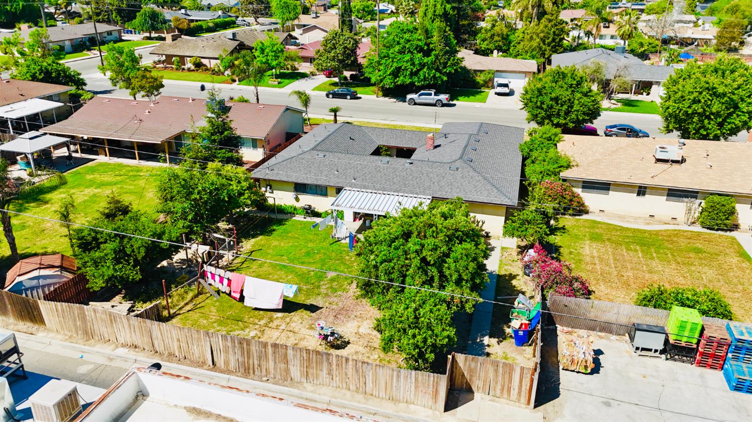 414 S 4th St, Kerman, CA 93630