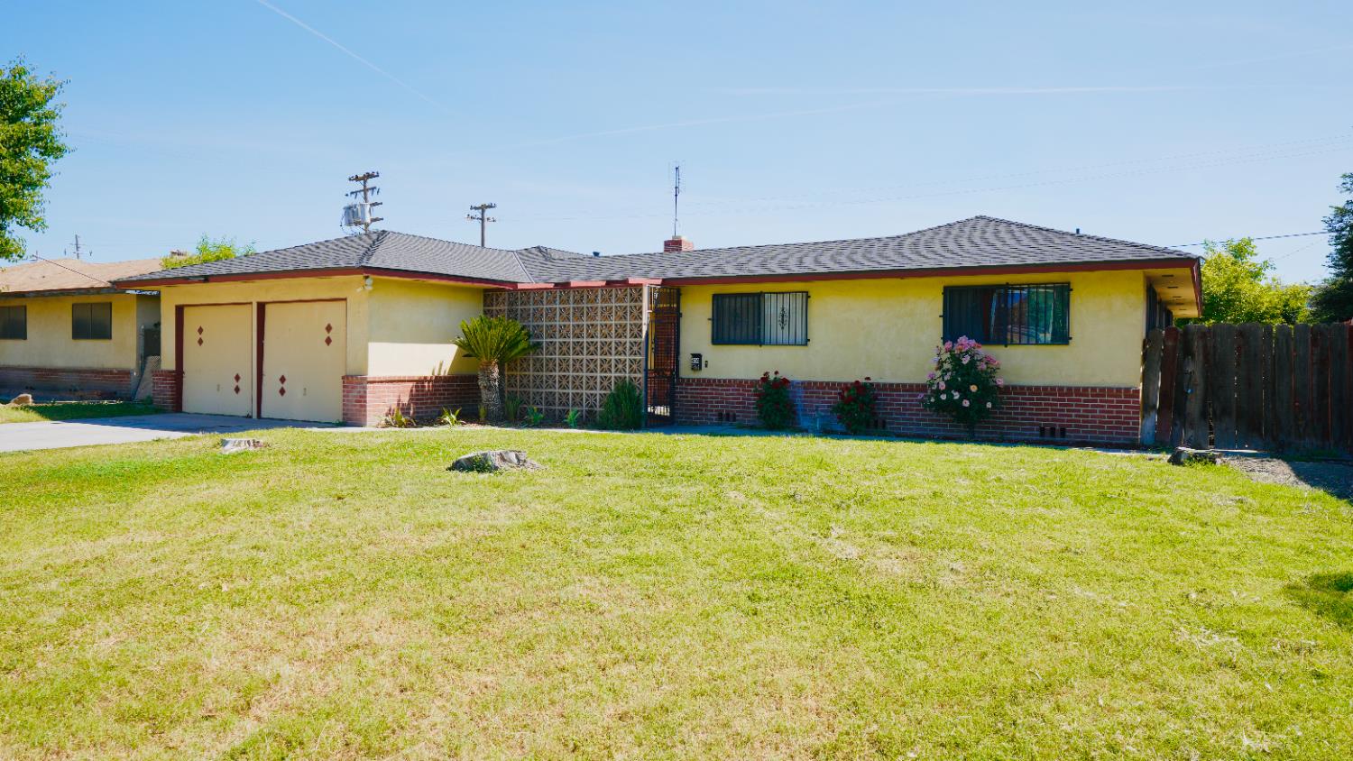 414 S 4th St, Kerman, CA 93630