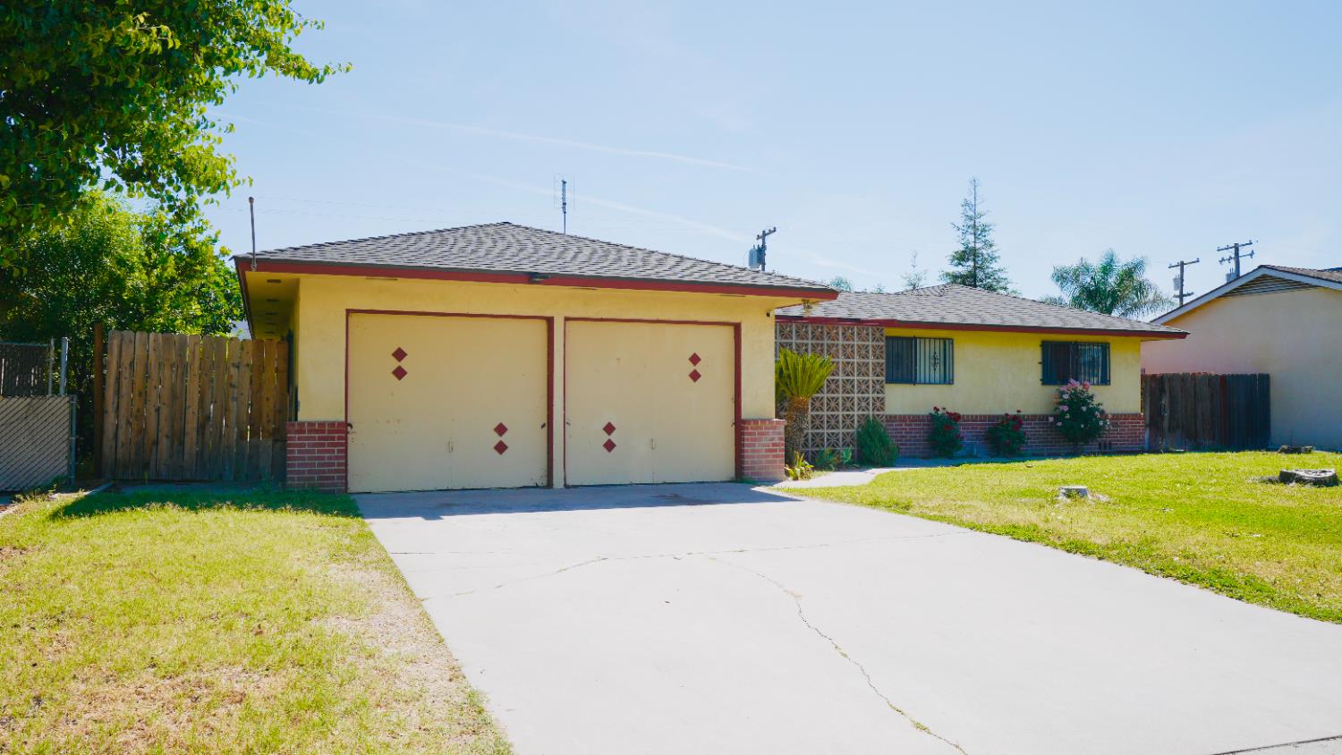 414 S 4th St, Kerman, CA 93630