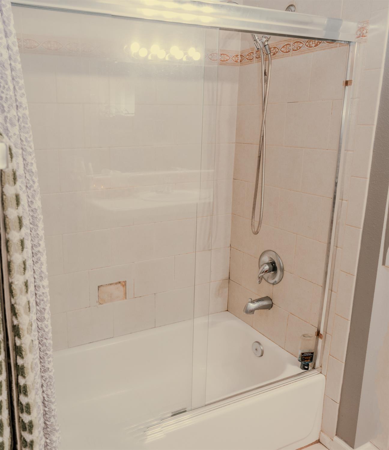 325 E Cortland Ave N, Fresno, CA 93704