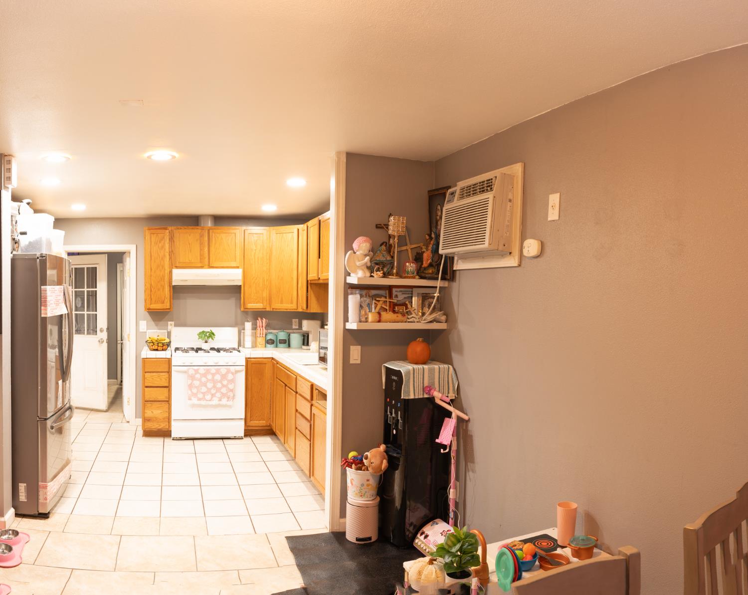 325 E Cortland Ave N, Fresno, CA 93704