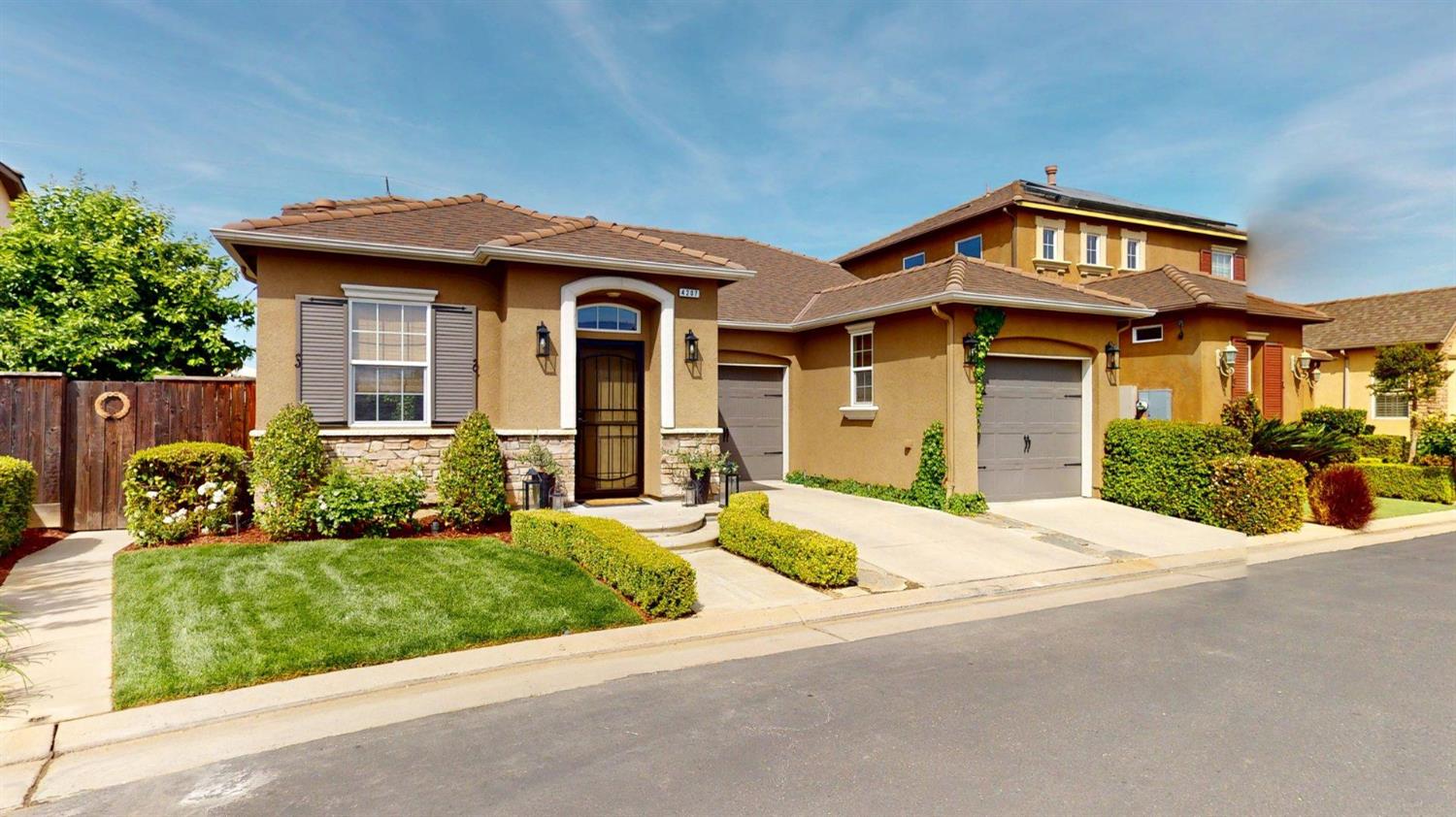 4207 Serena Ln, Clovis, CA 93619