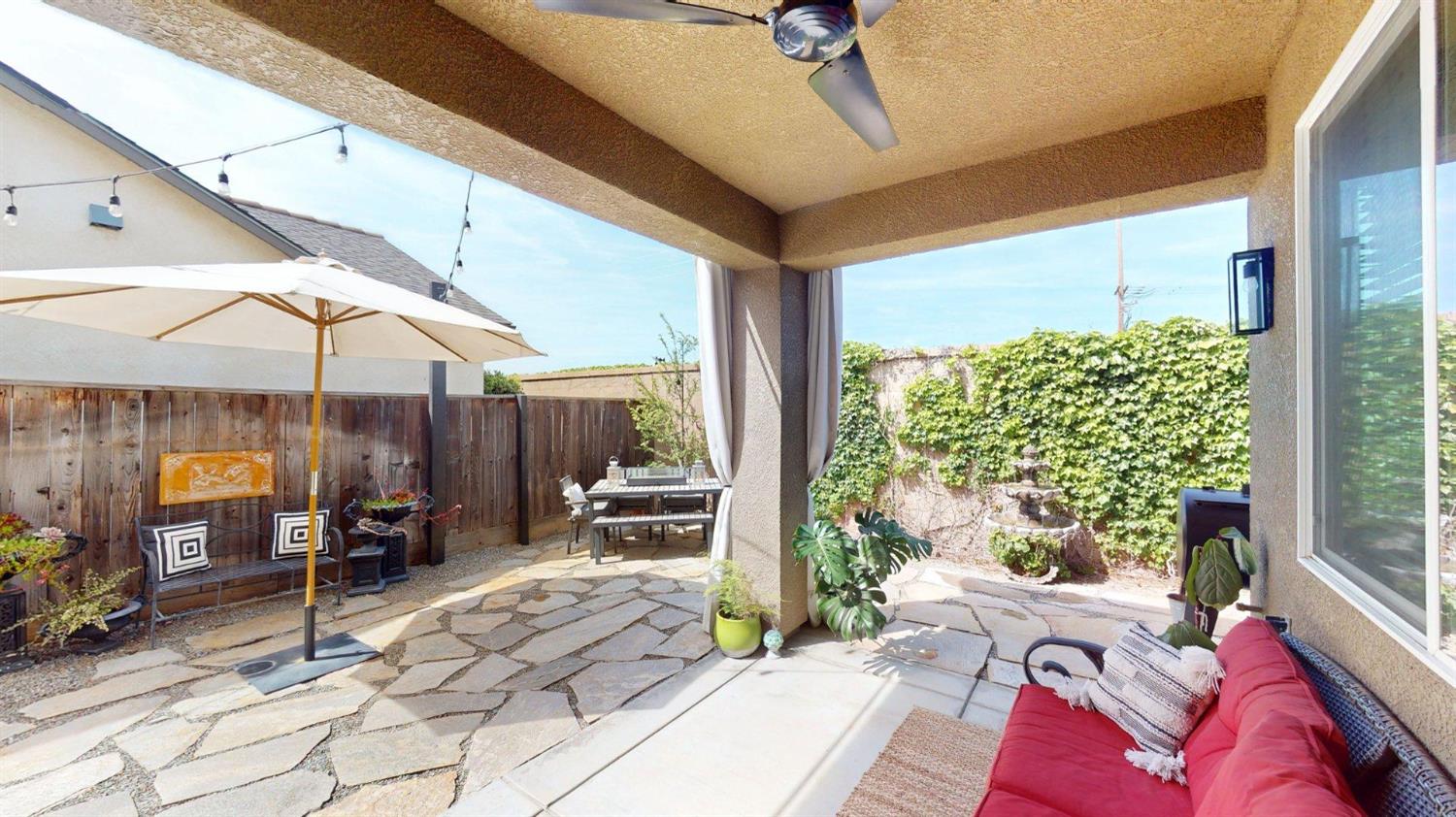 4207 Serena Ln, Clovis, CA 93619