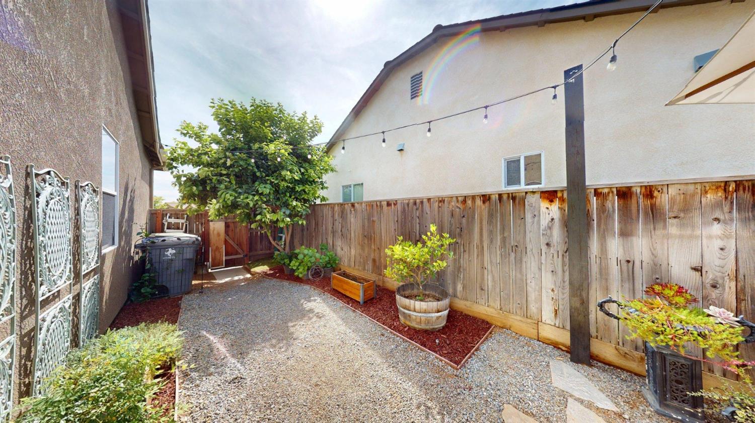 4207 Serena Ln, Clovis, CA 93619