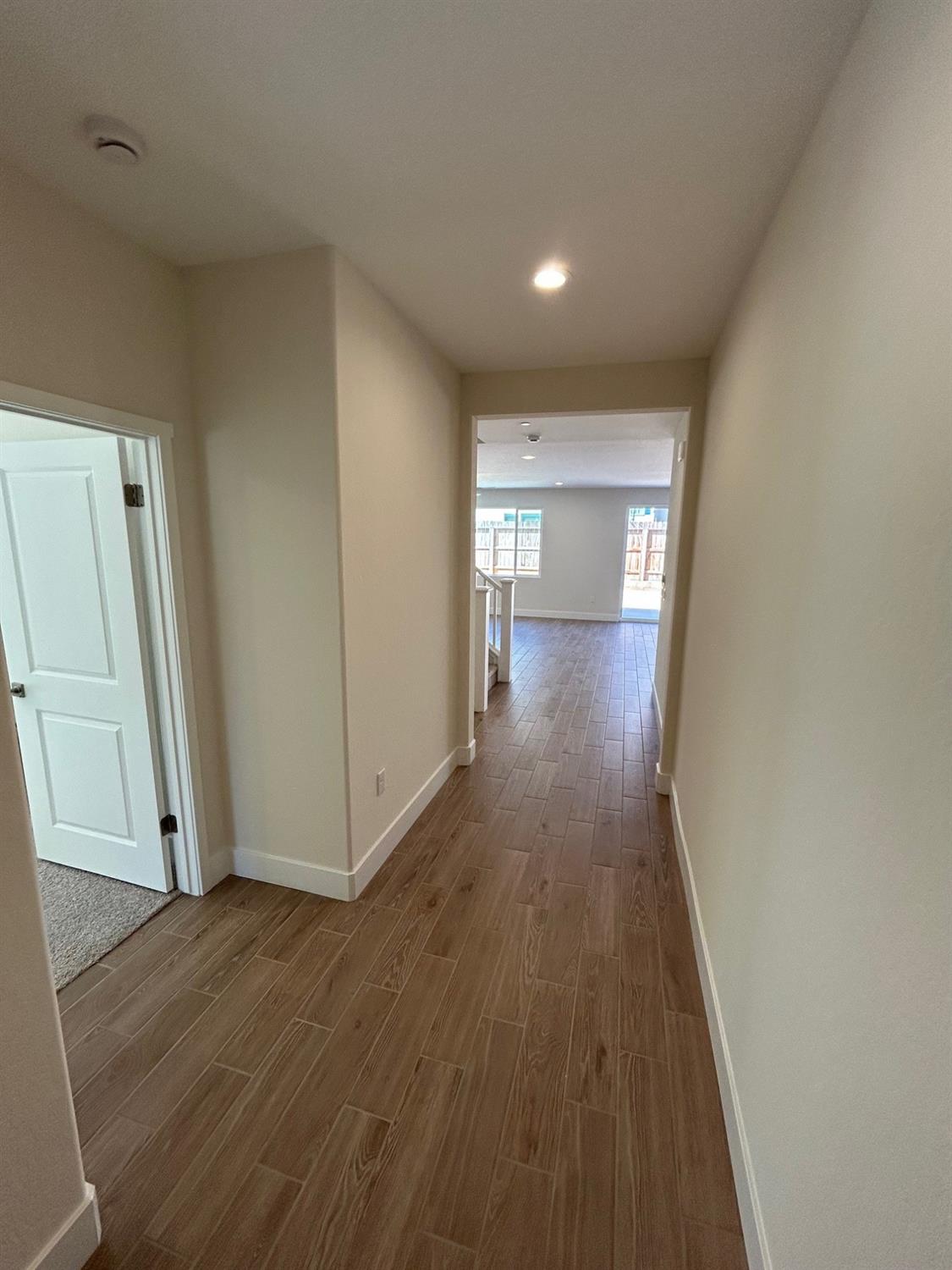 2822 E Corteza Dr, Fresno, CA 93730