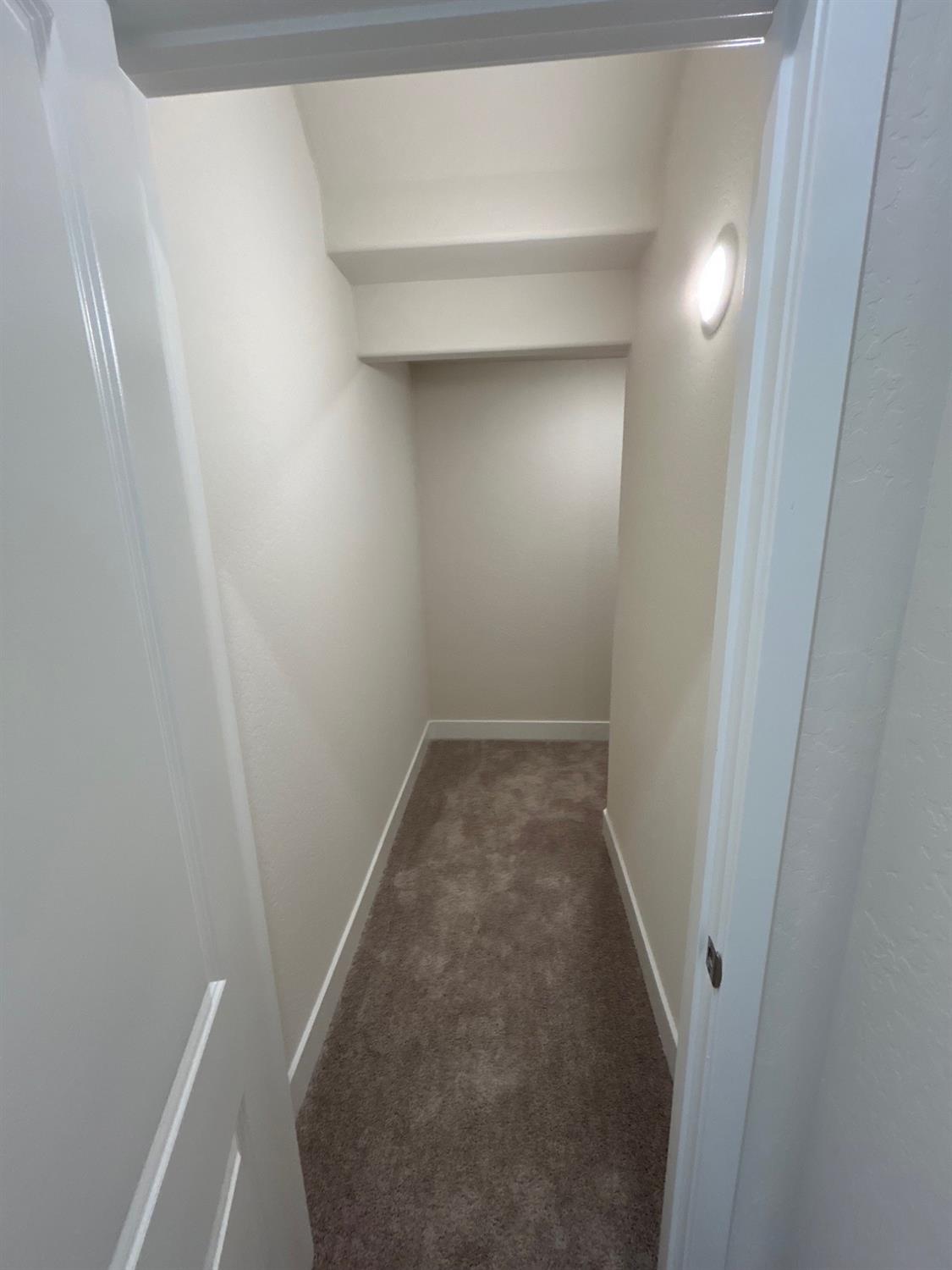 2822 E Corteza Dr, Fresno, CA 93730