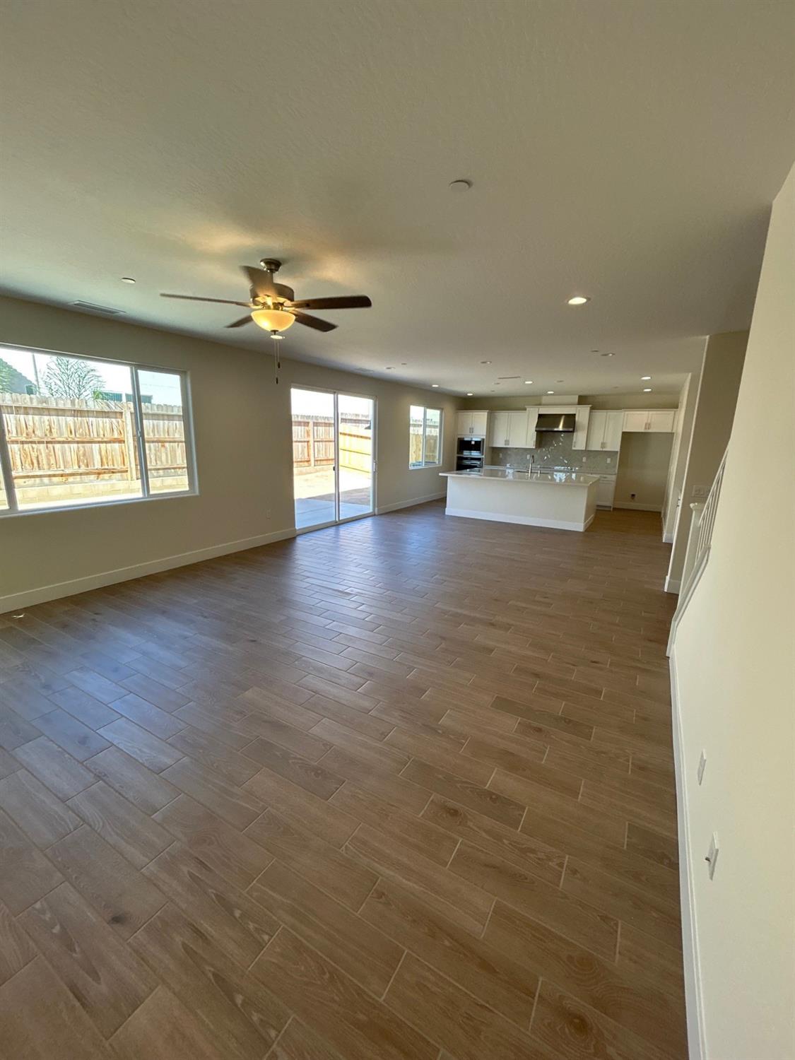 2822 E Corteza Dr, Fresno, CA 93730