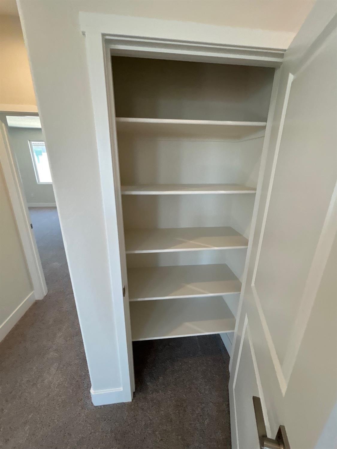 2822 E Corteza Dr, Fresno, CA 93730