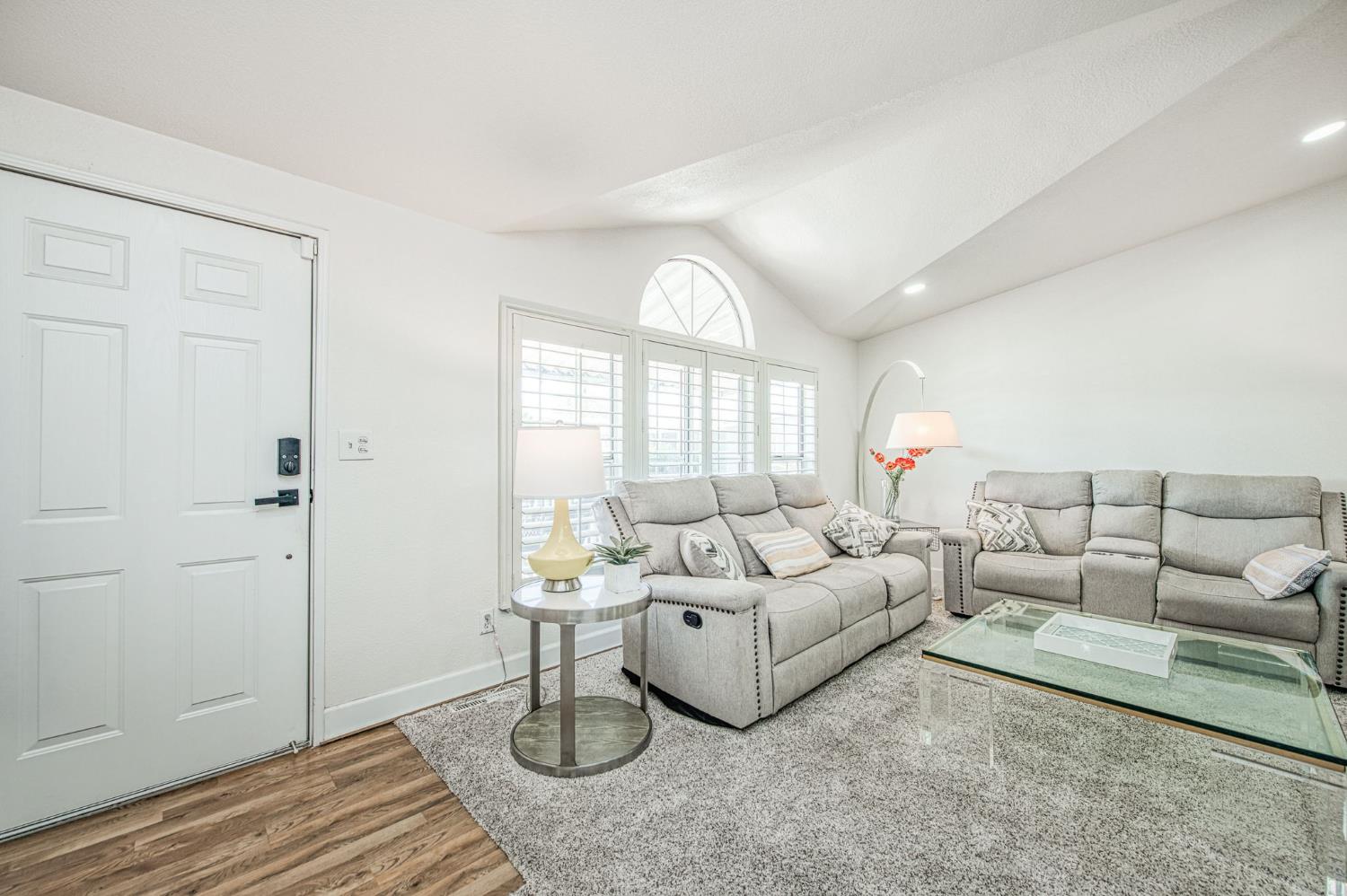 2706 W Ashlan Ave #331, Fresno, CA 93705