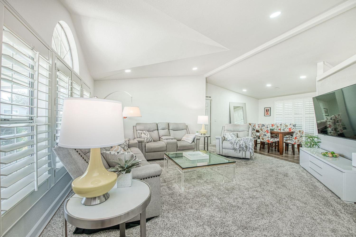 2706 W Ashlan Ave #331, Fresno, CA 93705