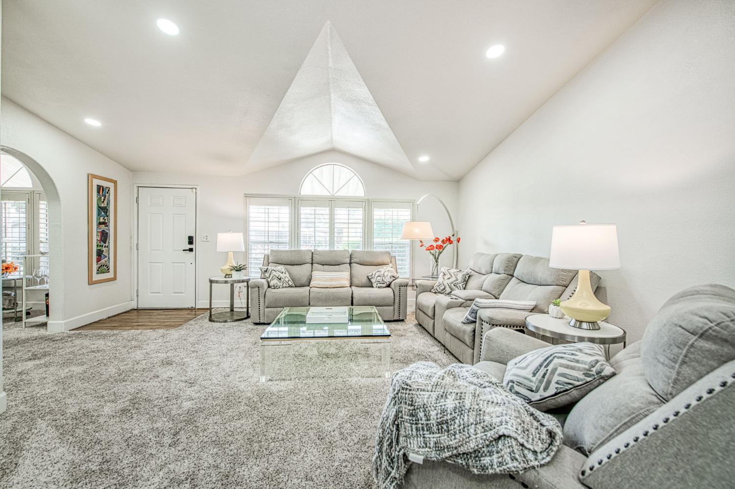 2706 W Ashlan Ave #331, Fresno, CA 93705