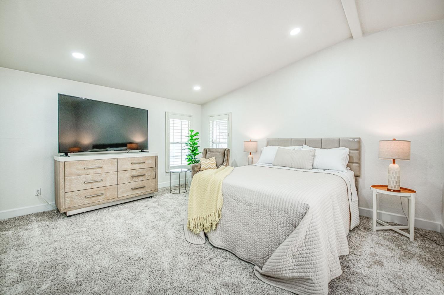 2706 W Ashlan Ave #331, Fresno, CA 93705