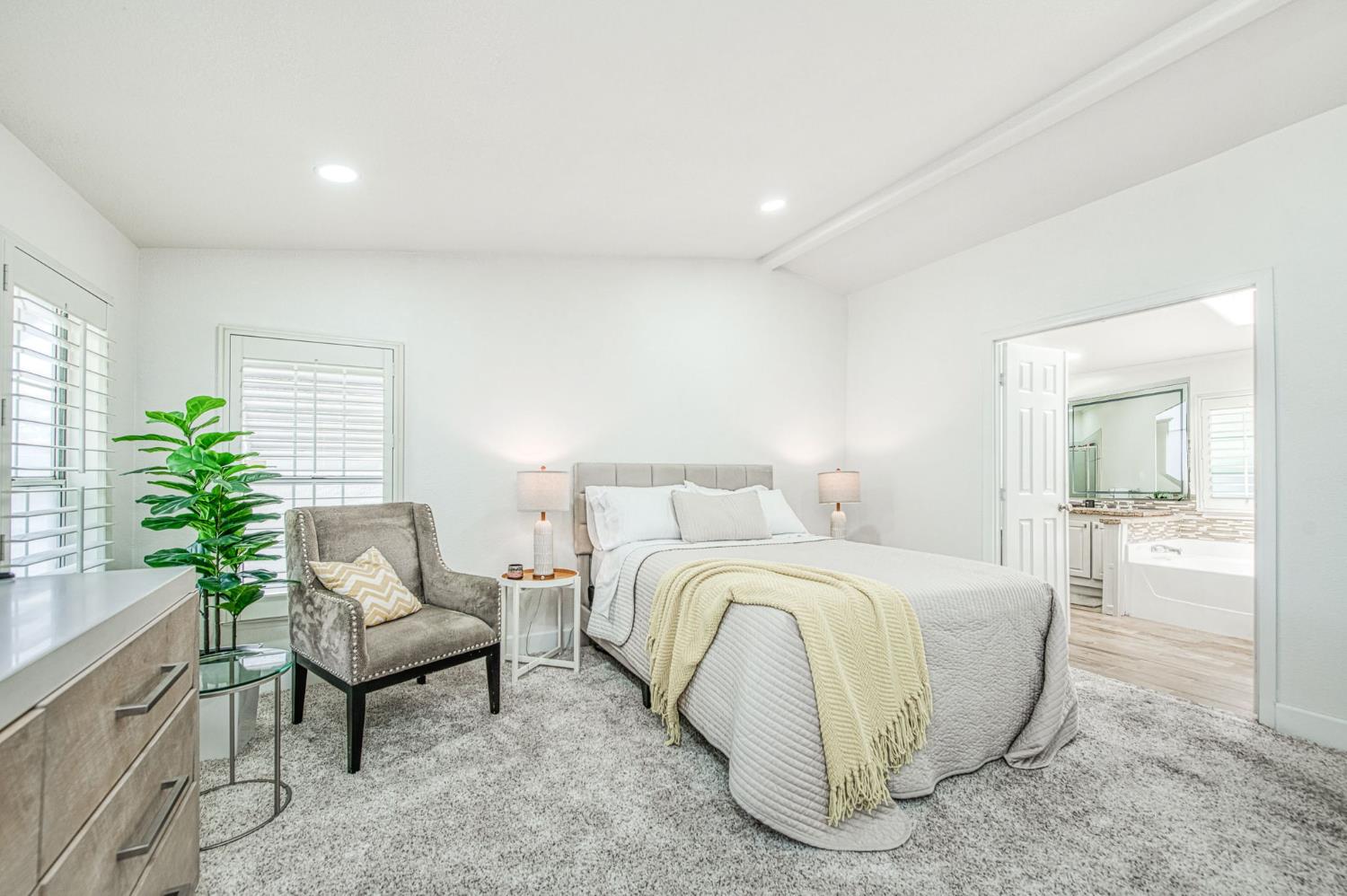 2706 W Ashlan Ave #331, Fresno, CA 93705