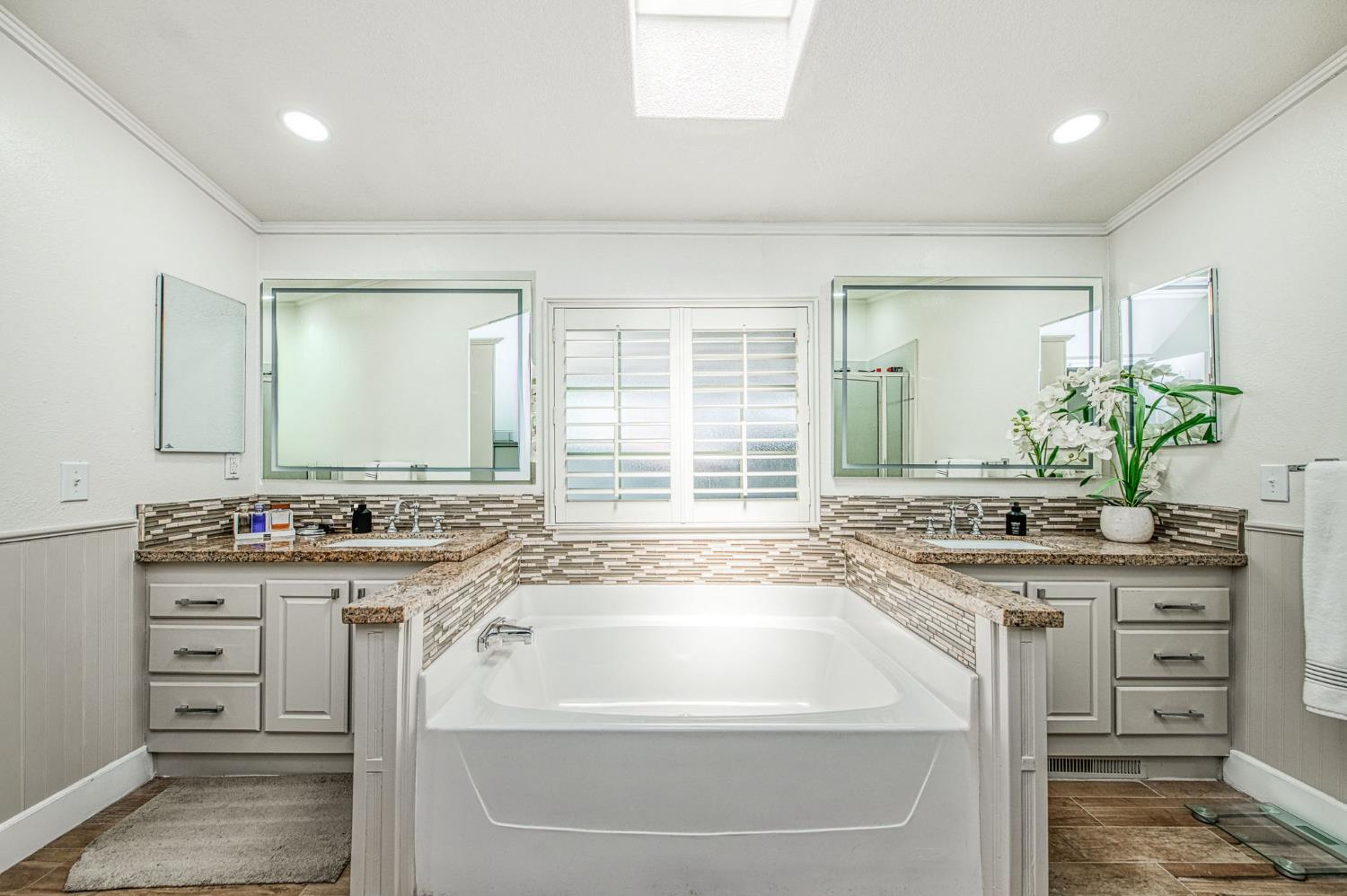 2706 W Ashlan Ave #331, Fresno, CA 93705