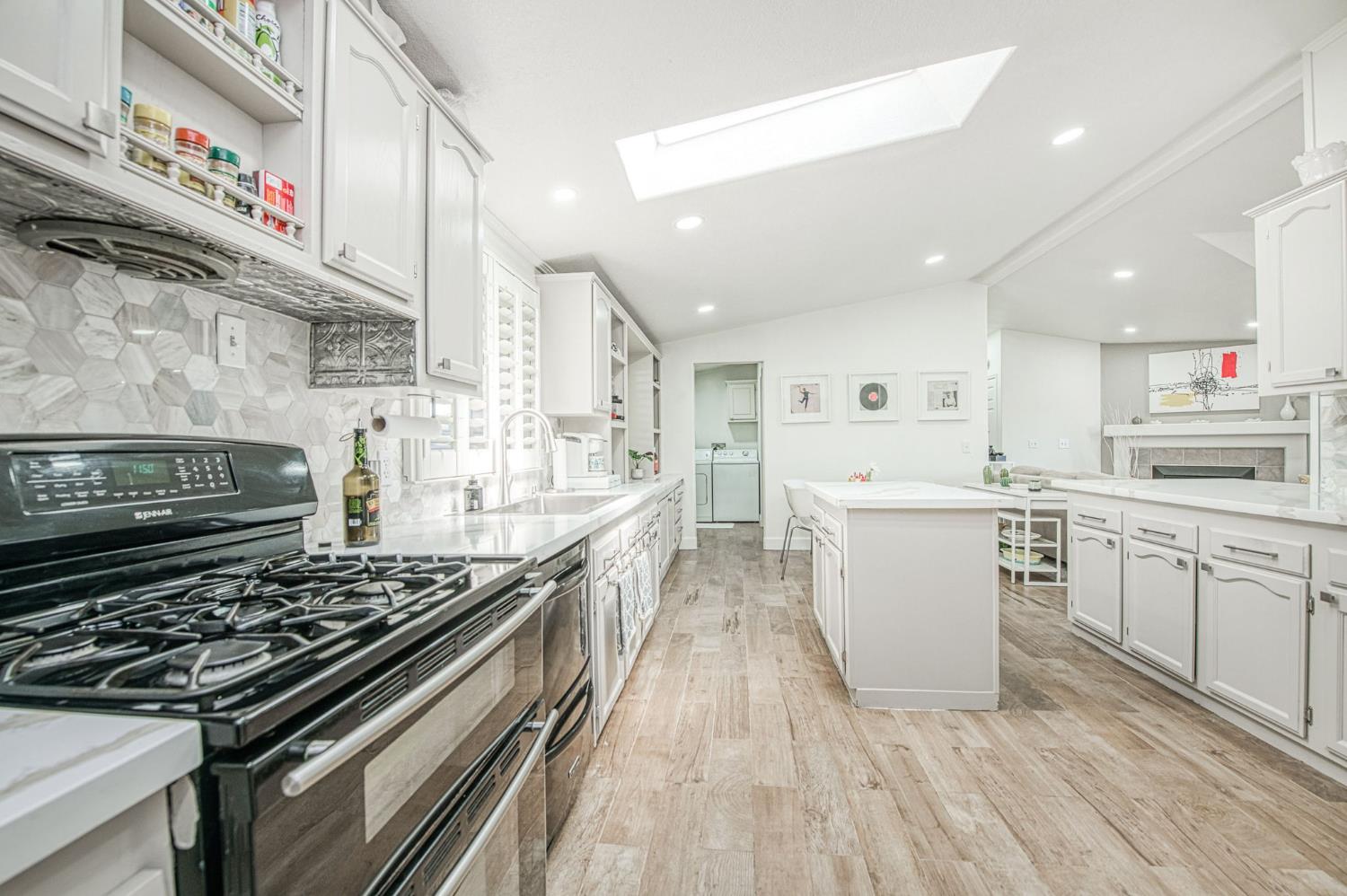 2706 W Ashlan Ave #331, Fresno, CA 93705