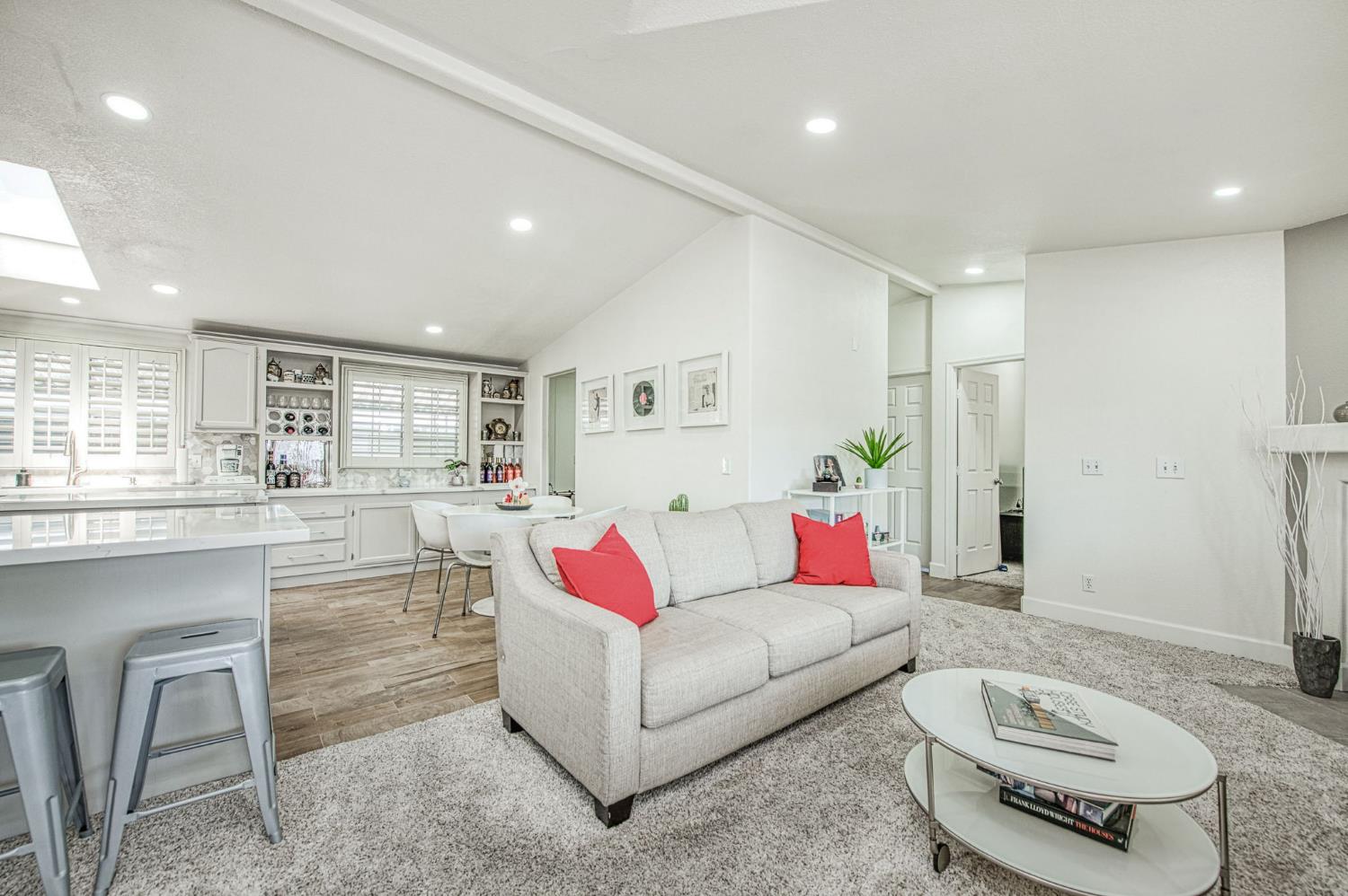 2706 W Ashlan Ave #331, Fresno, CA 93705