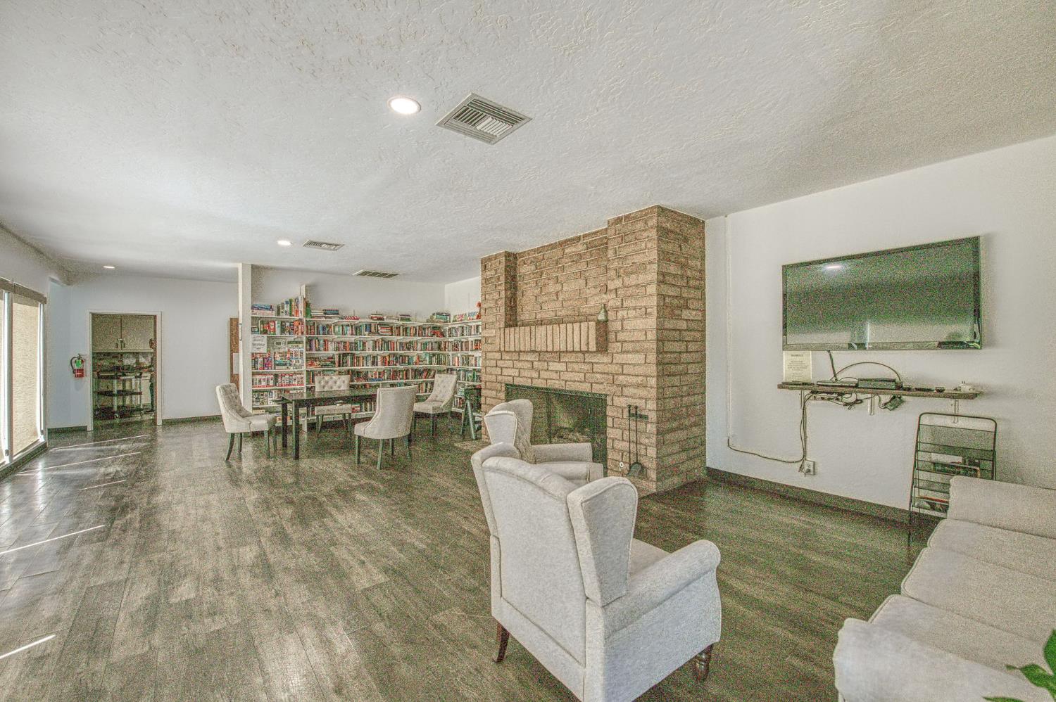 2706 W Ashlan Ave #331, Fresno, CA 93705